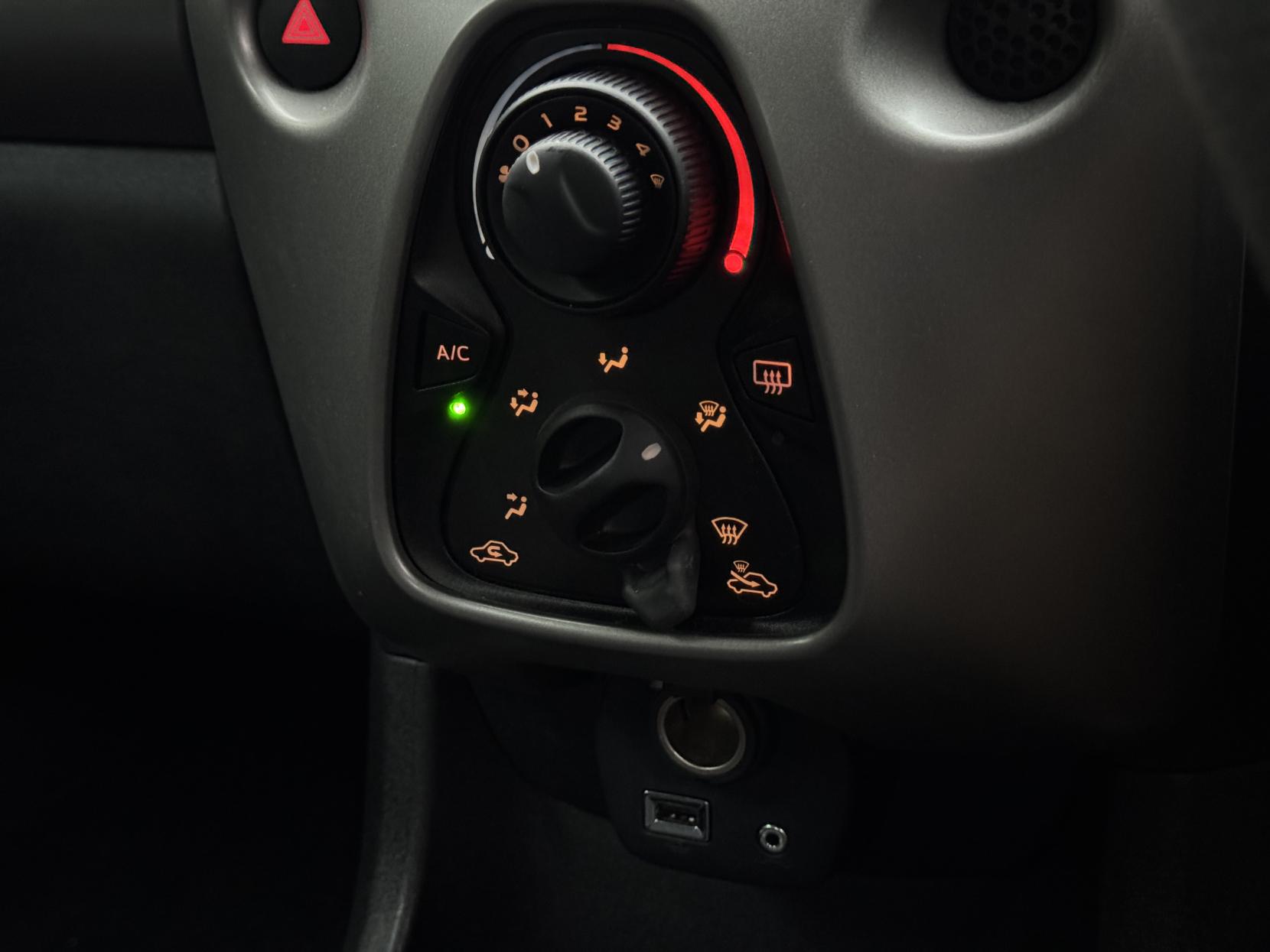 Peugeot 108 1.0 VTi Active Hatchback 5dr Petrol Manual Euro 5 Euro 5 (68 ps)