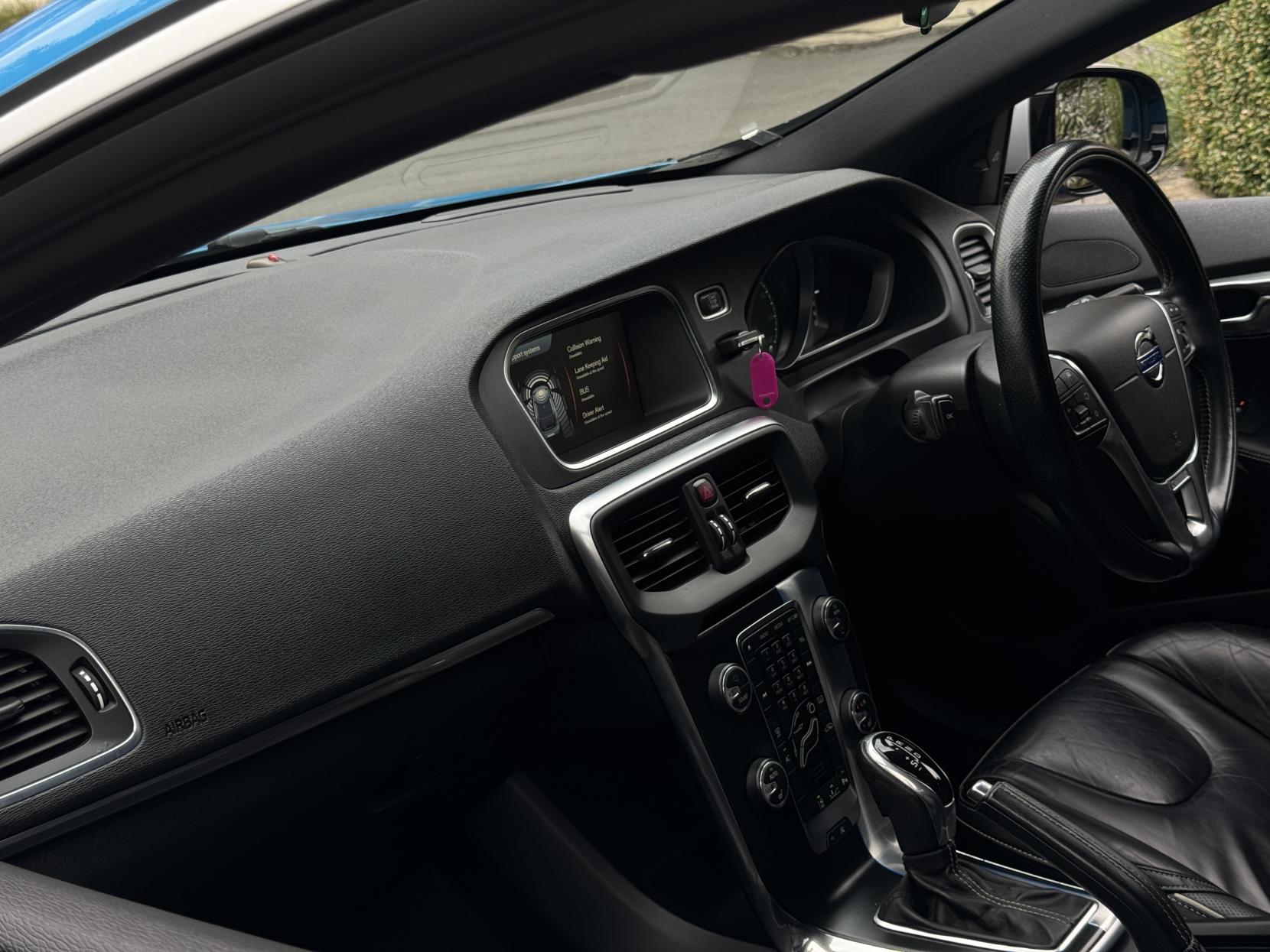 Volvo V40 2.0 D4 R-Design Lux Hatchback 5dr Diesel Geartronic Euro 5 (s/s) (177 ps)