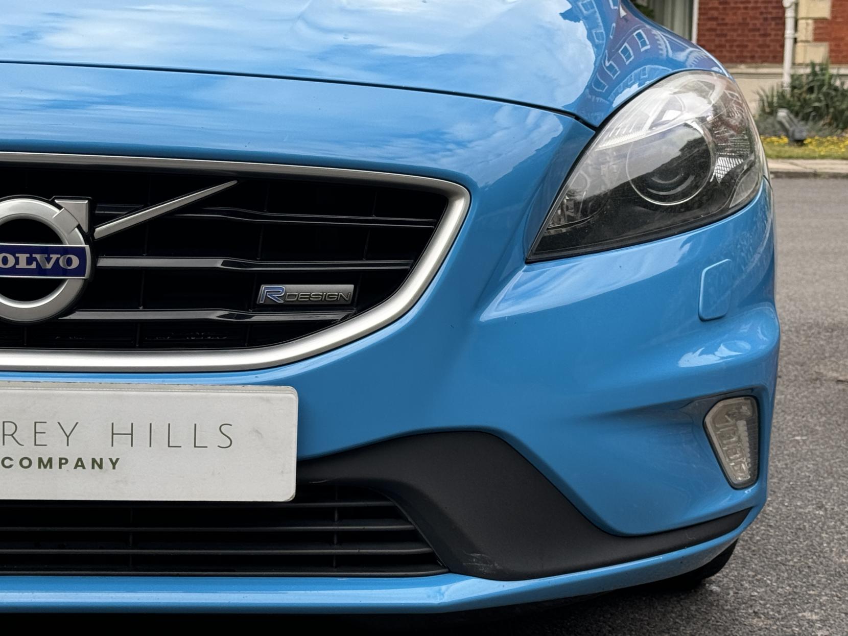 Volvo V40 2.0 D4 R-Design Lux Hatchback 5dr Diesel Geartronic Euro 5 (s/s) (177 ps)
