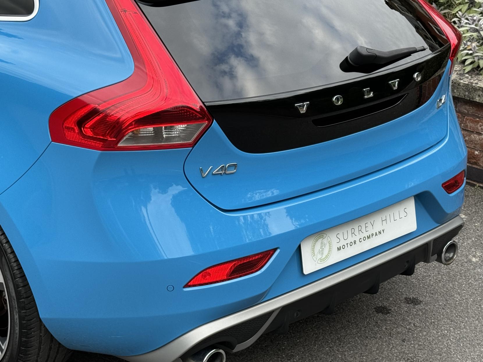 Volvo V40 2.0 D4 R-Design Lux Hatchback 5dr Diesel Geartronic Euro 5 (s/s) (177 ps)