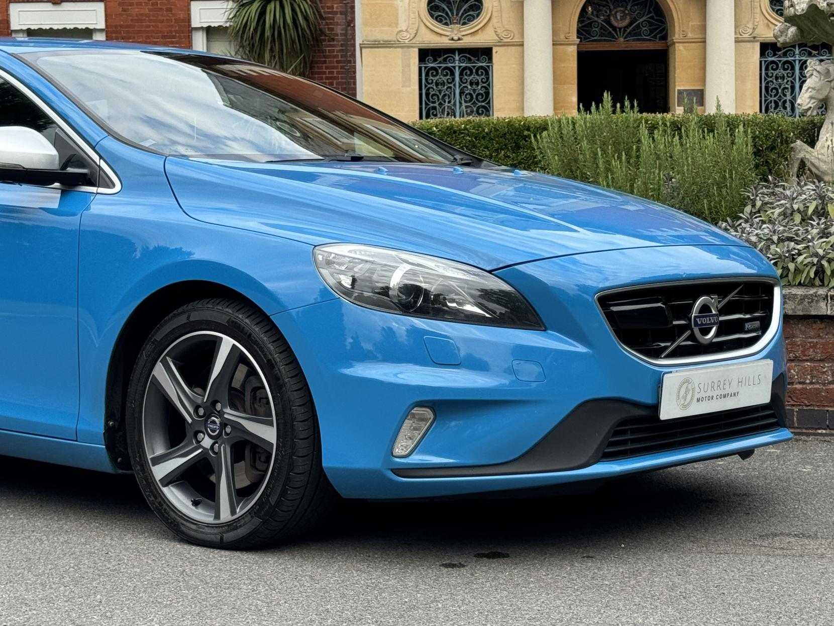 Volvo V40 2.0 D4 R-Design Lux Hatchback 5dr Diesel Geartronic Euro 5 (s/s) (177 ps)