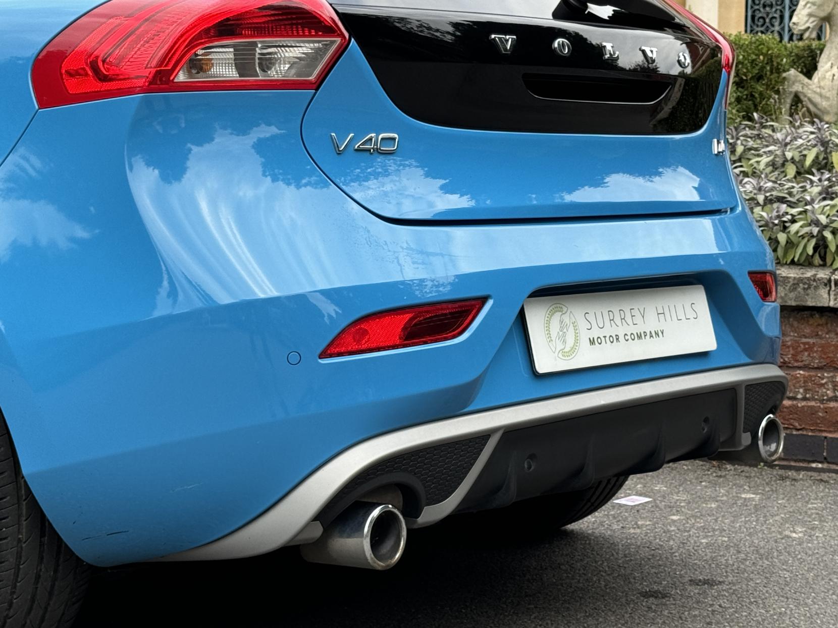 Volvo V40 2.0 D4 R-Design Lux Hatchback 5dr Diesel Geartronic Euro 5 (s/s) (177 ps)