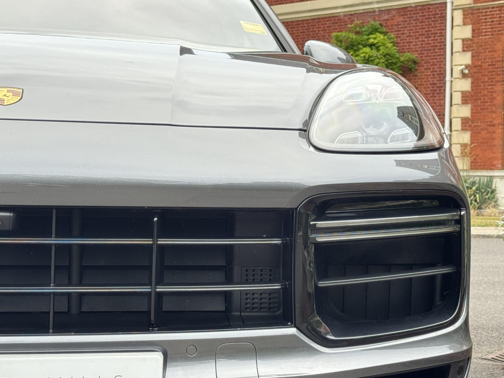 Porsche Cayenne 4.0T V8 Turbo SUV 5dr Petrol TiptronicS 4WD Euro 6 (s/s) (550 ps)