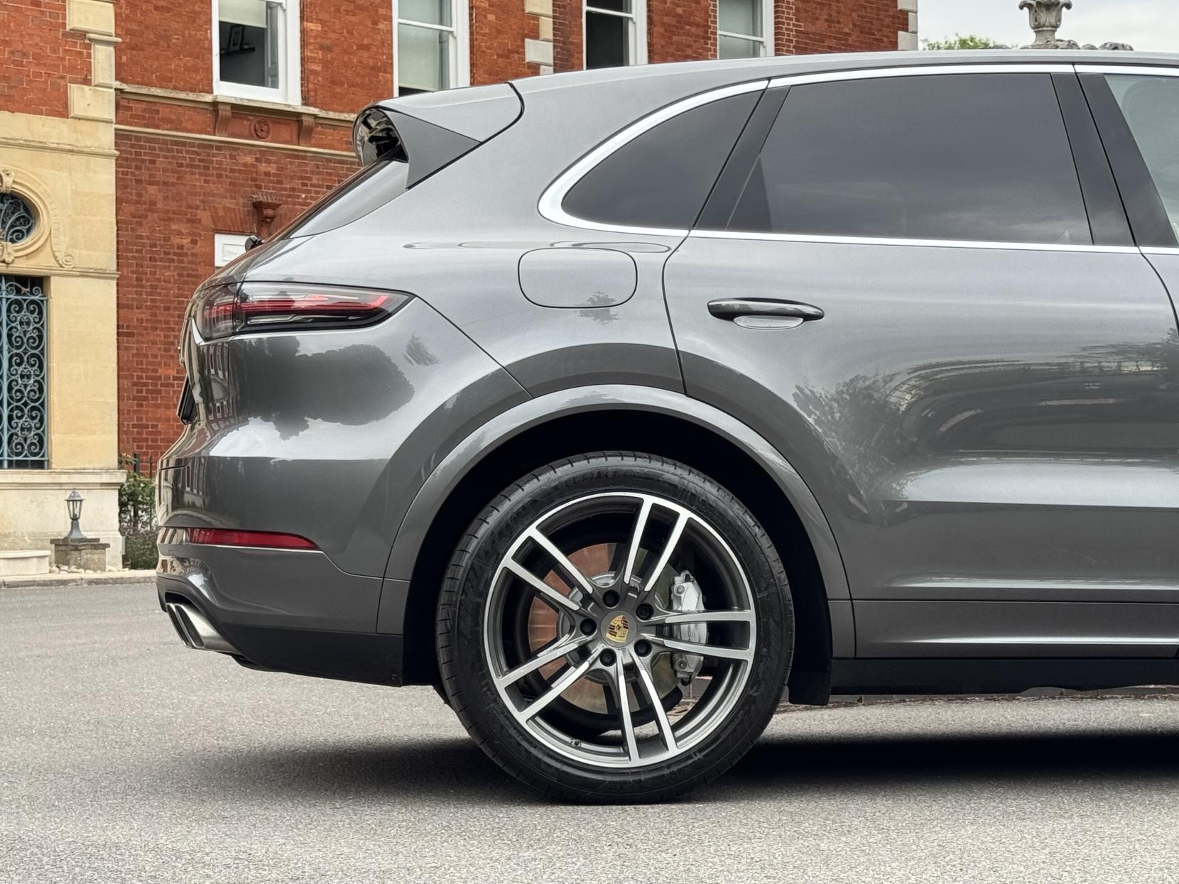 Porsche Cayenne 4.0T V8 Turbo SUV 5dr Petrol TiptronicS 4WD Euro 6 (s/s) (550 ps)