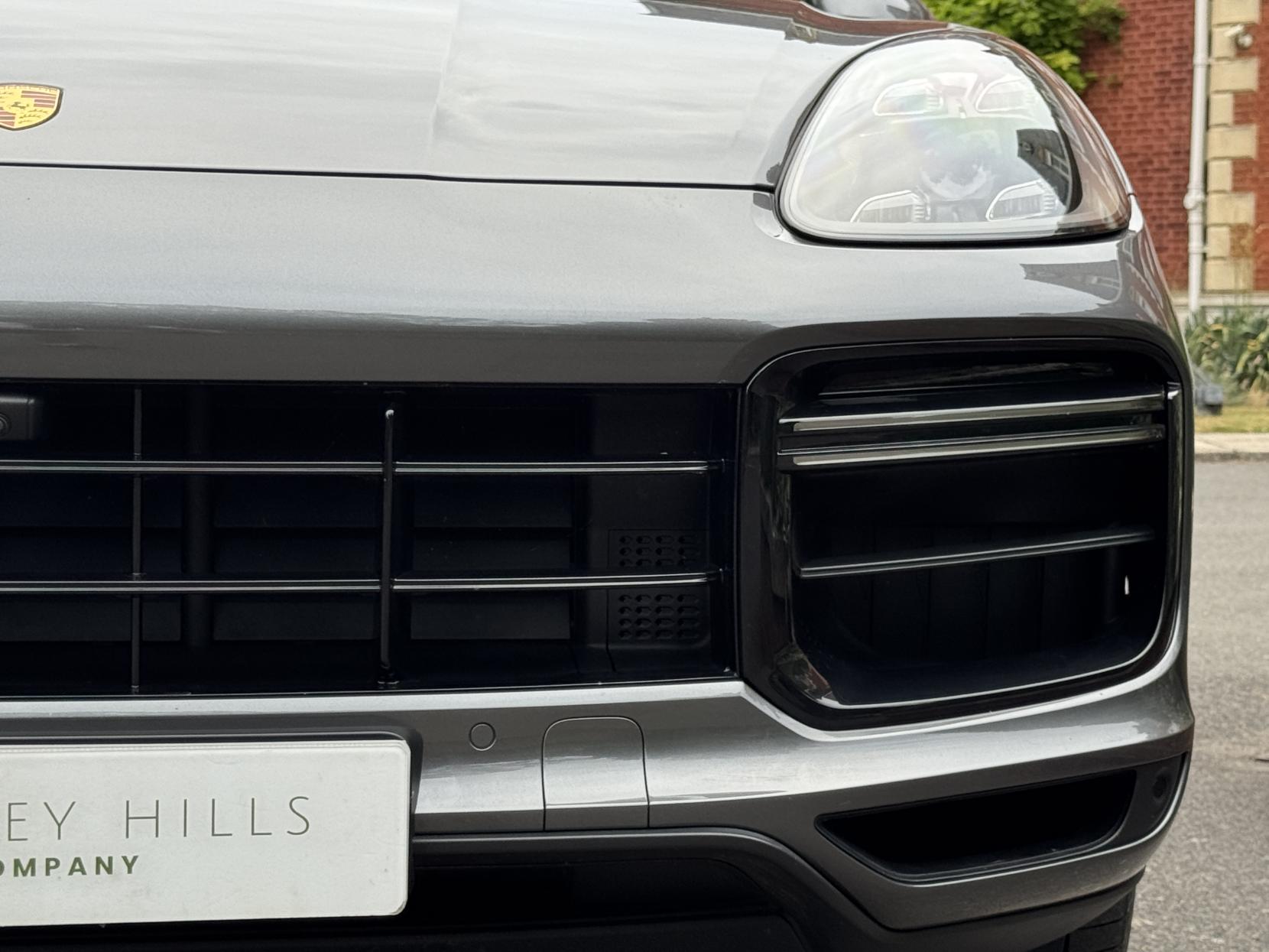 Porsche Cayenne 4.0T V8 Turbo SUV 5dr Petrol TiptronicS 4WD Euro 6 (s/s) (550 ps)