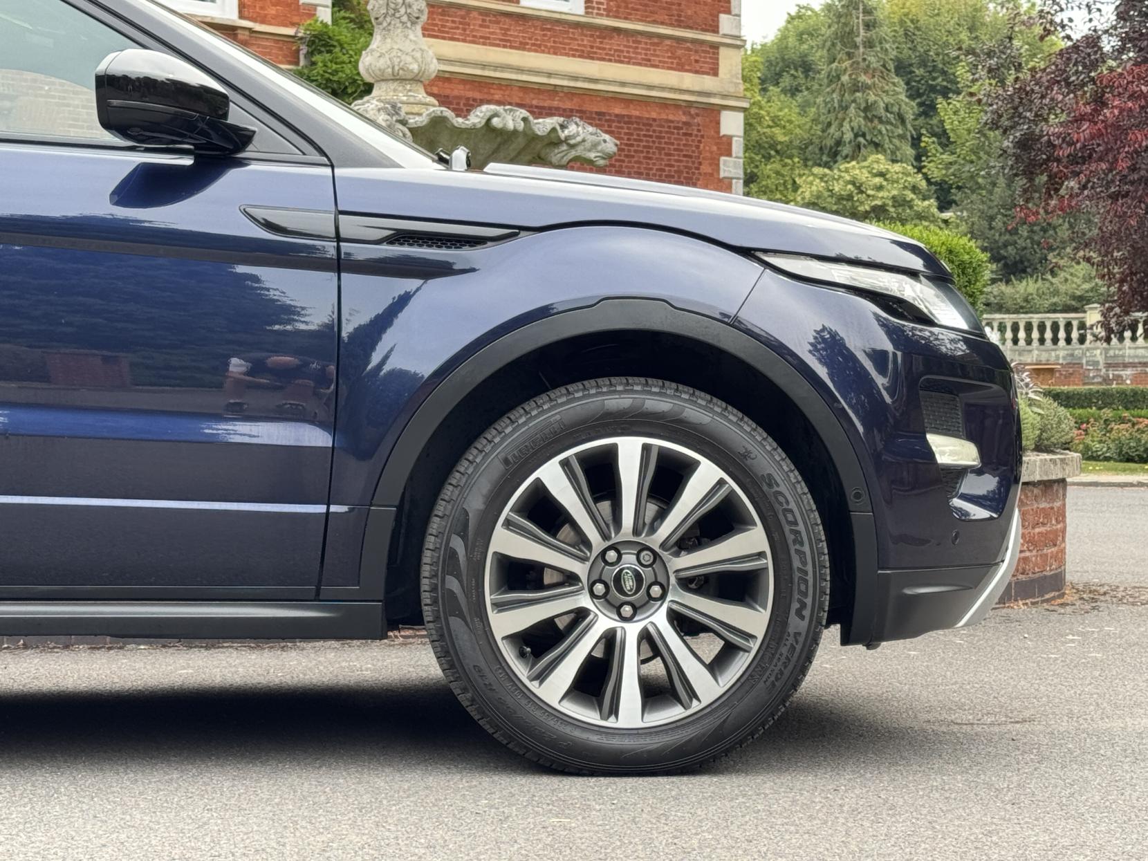 Land Rover Range Rover Evoque 2.2 SD4 Dynamic SUV 5dr Diesel Auto 4WD Euro 5 (s/s) (190 ps)
