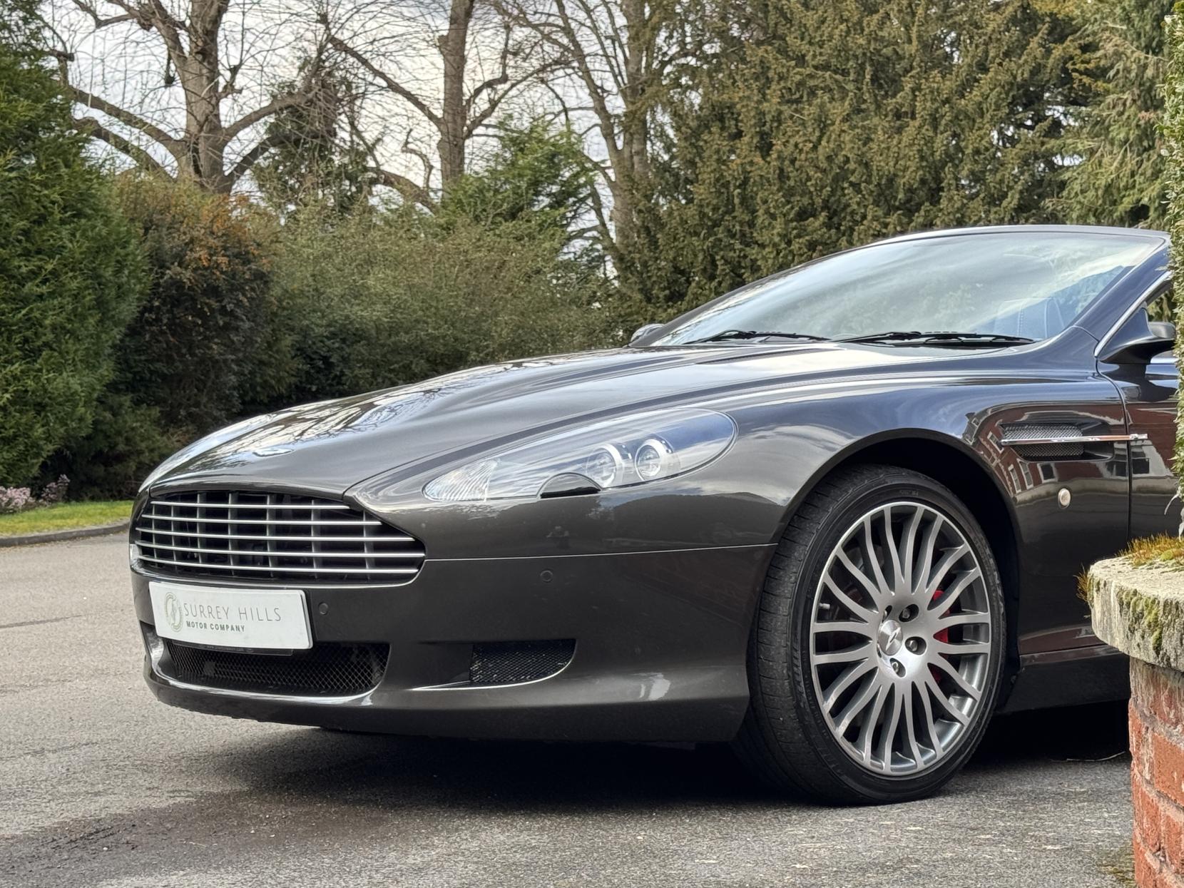 Aston Martin DB9 6.0 V12 Volante 2dr Petrol T-TronicII Euro 4 (470 bhp)