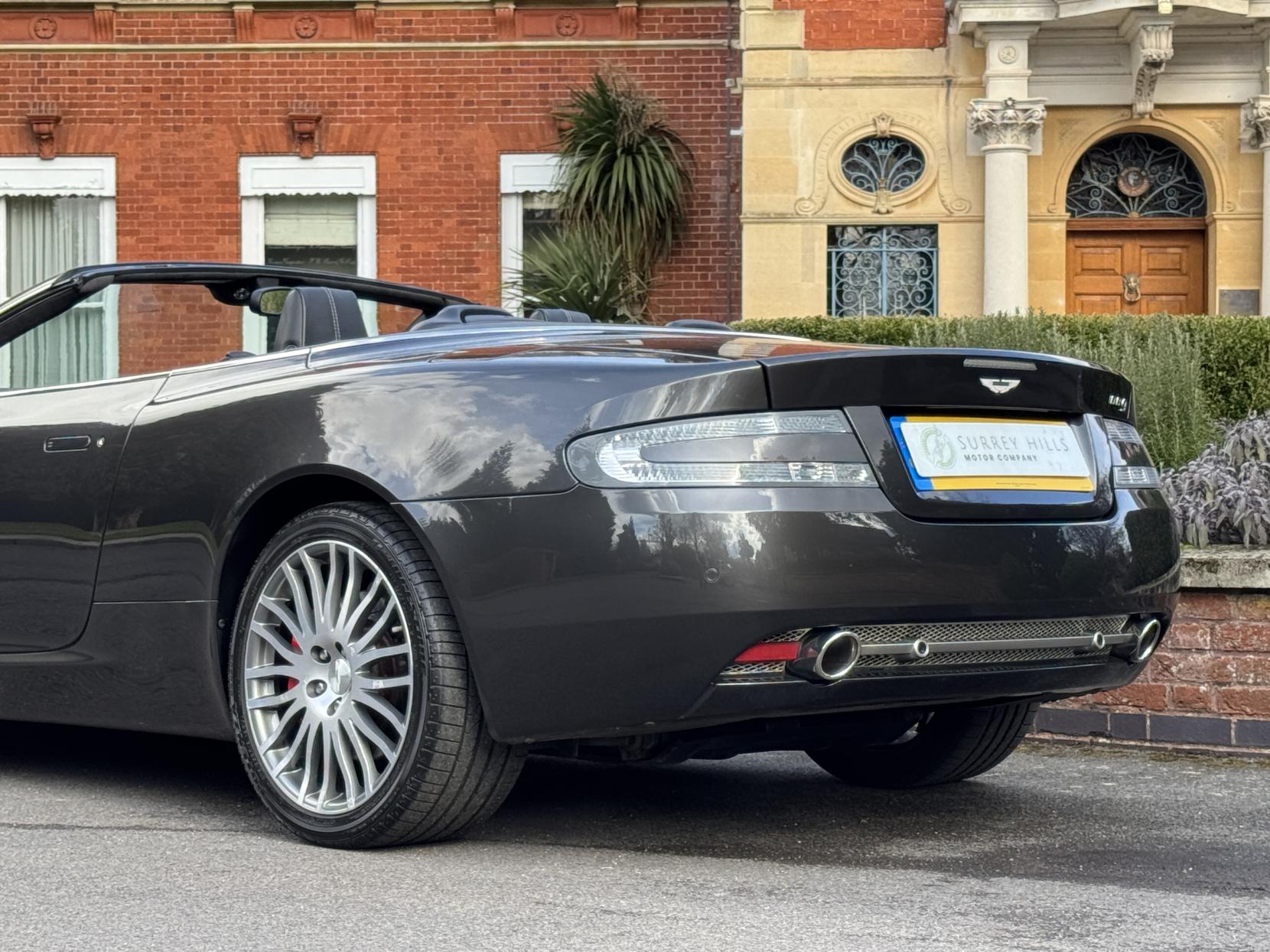 Aston Martin DB9 6.0 V12 Volante 2dr Petrol T-TronicII Euro 4 (470 bhp)