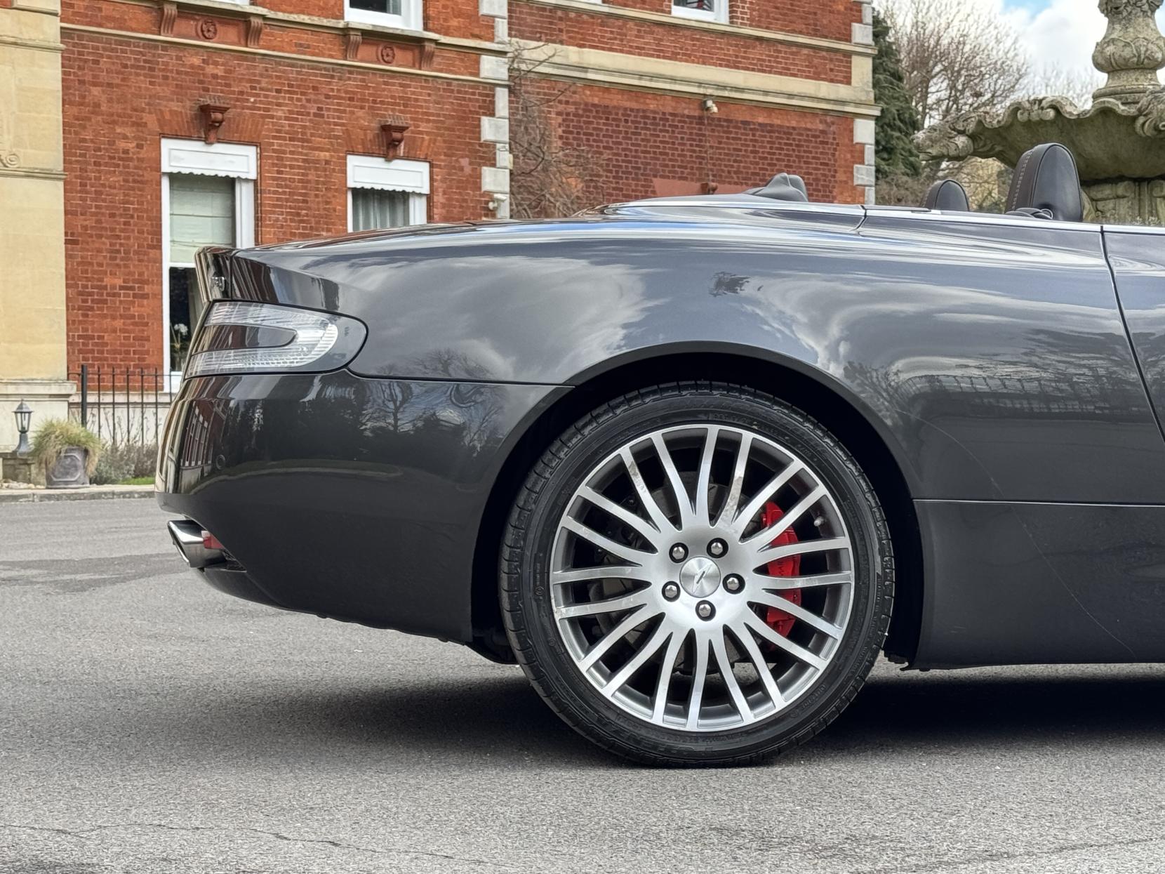 Aston Martin DB9 6.0 V12 Volante 2dr Petrol T-TronicII Euro 4 (470 bhp)
