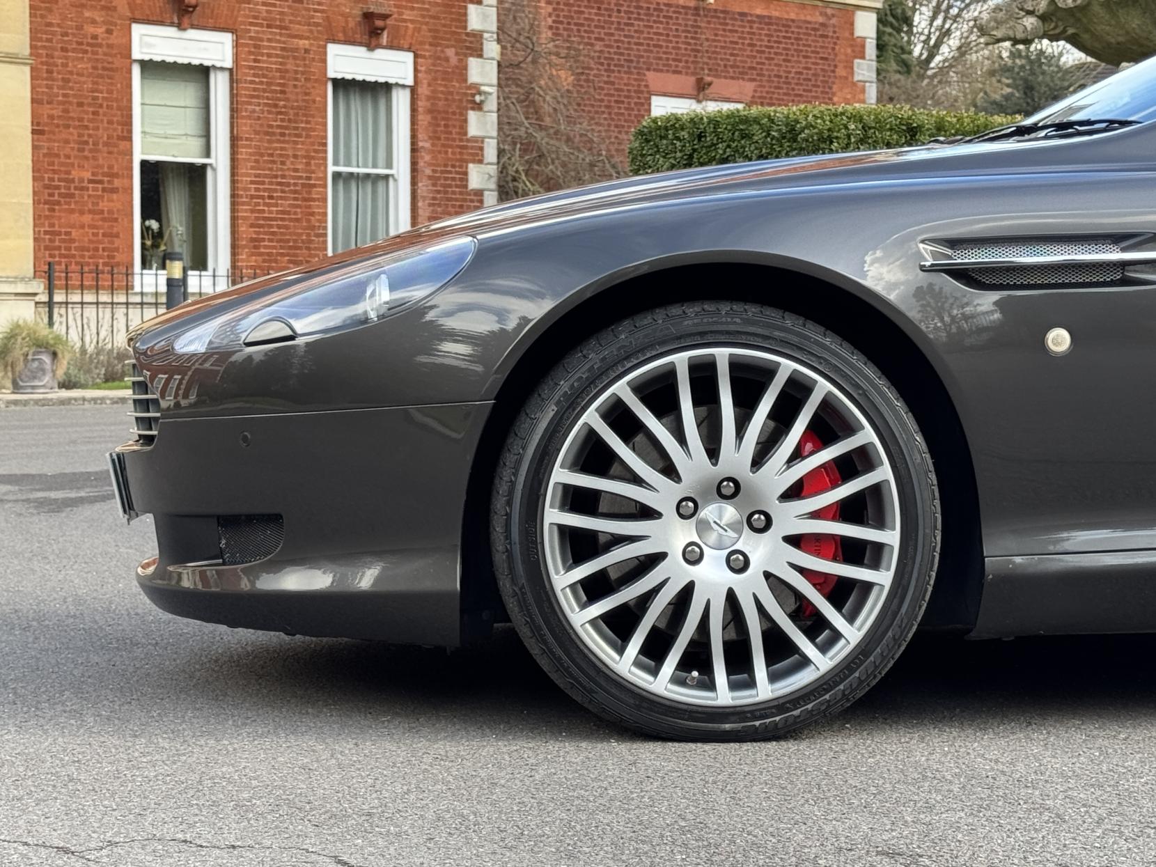 Aston Martin DB9 6.0 V12 Volante 2dr Petrol T-TronicII Euro 4 (470 bhp)