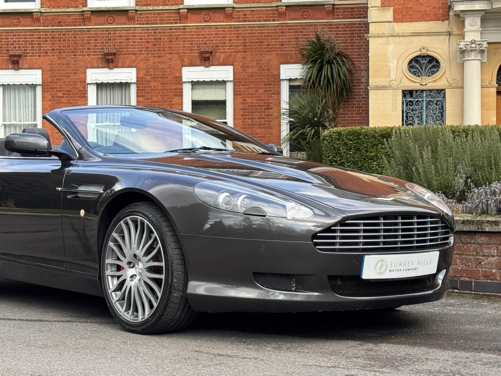 Aston Martin DB9 6.0 V12 Volante 2dr Petrol T-TronicII Euro 4 (470 bhp)