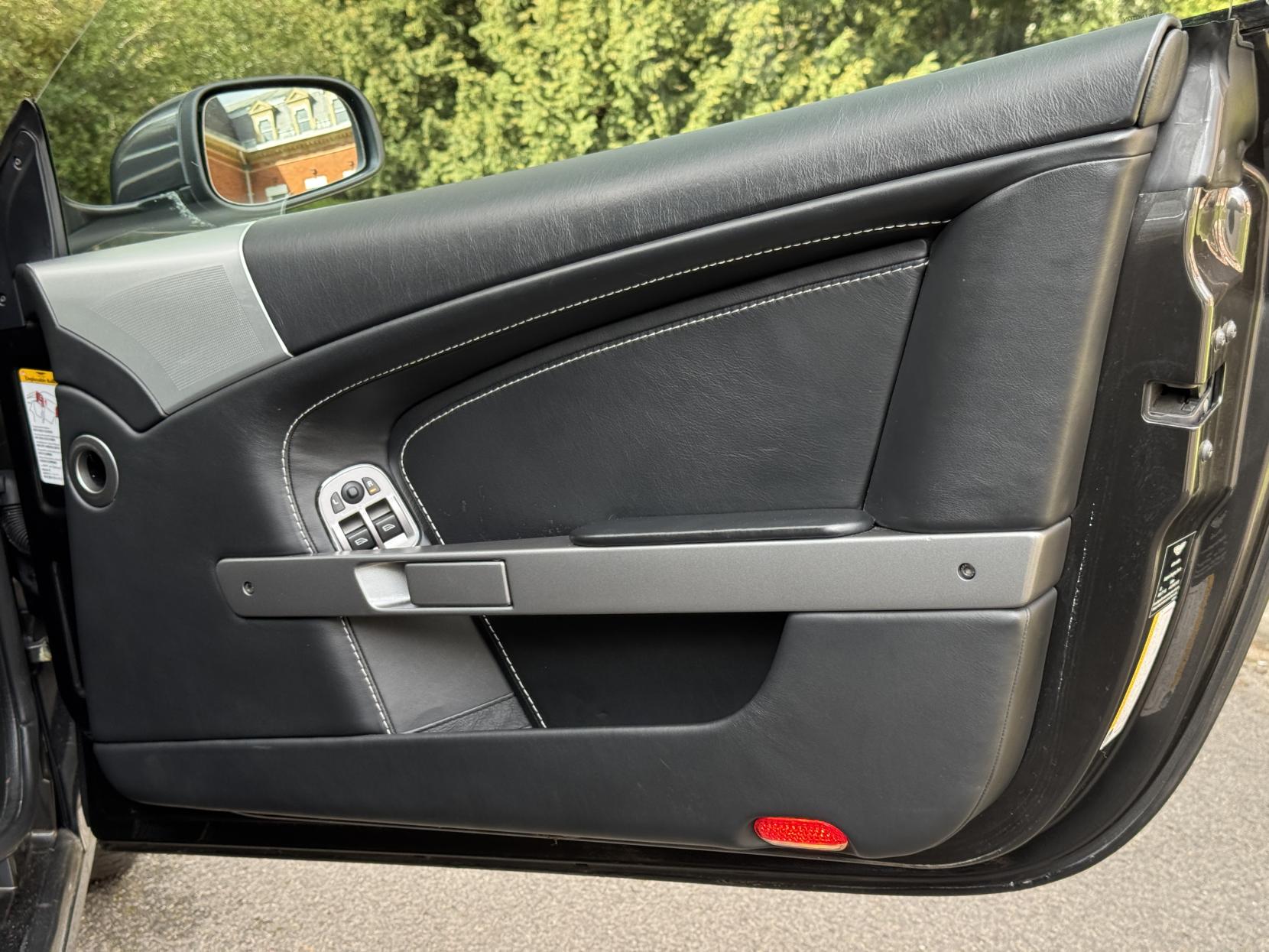 Aston Martin DB9 6.0 V12 Volante 2dr Petrol T-TronicII Euro 4 (470 bhp)