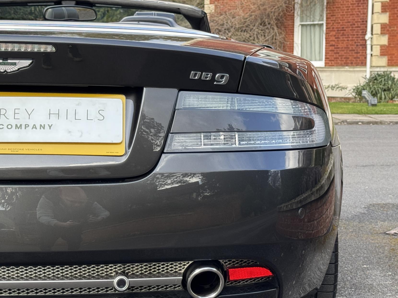Aston Martin DB9 6.0 V12 Volante 2dr Petrol T-TronicII Euro 4 (470 bhp)