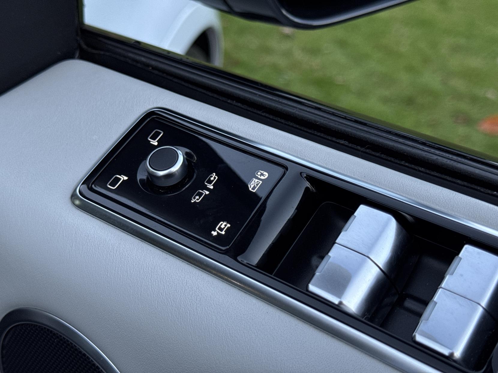 Land Rover Range Rover Sport 5.0 P575 V8 SVR SUV 5dr Petrol Auto 4WD Euro 6 (s/s) (575 ps)