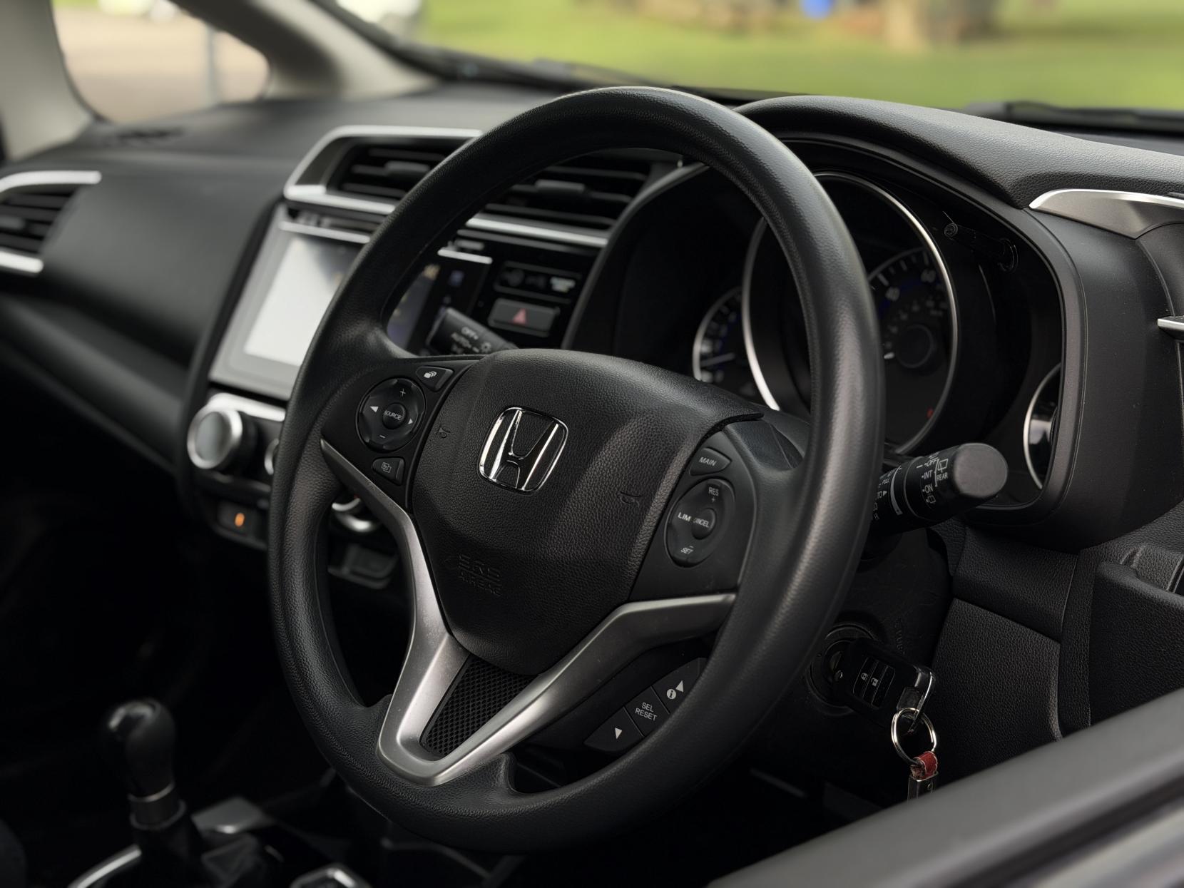 Honda Jazz 1.3 i-VTEC SE Hatchback 5dr Petrol Manual Euro 6 (s/s) (102 ps)