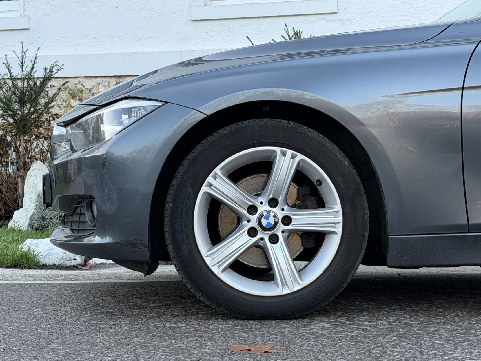 BMW 3 Series 2.0 320d SE Saloon 4dr Diesel Auto Euro 5 (s/s) (184 ps)