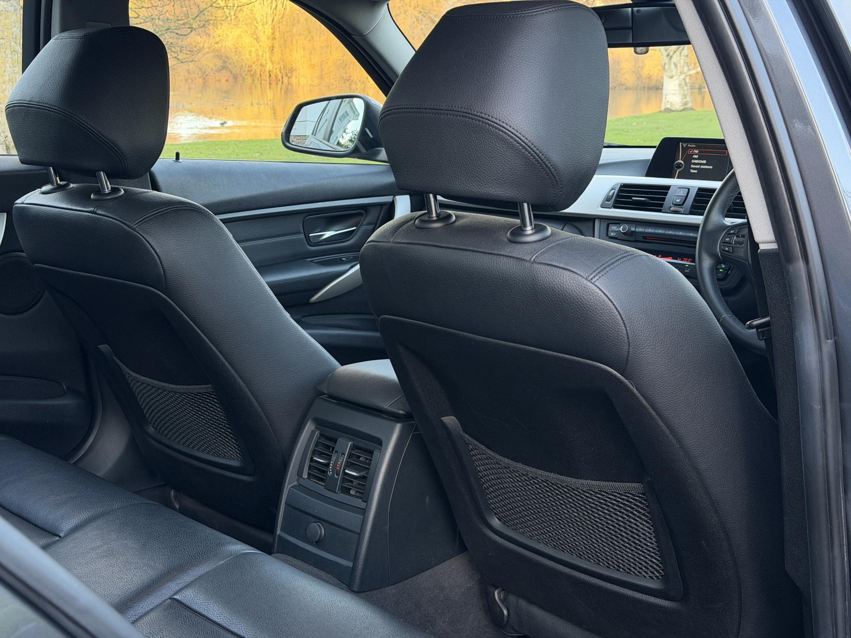 BMW 3 Series 2.0 320d SE Saloon 4dr Diesel Auto Euro 5 (s/s) (184 ps)