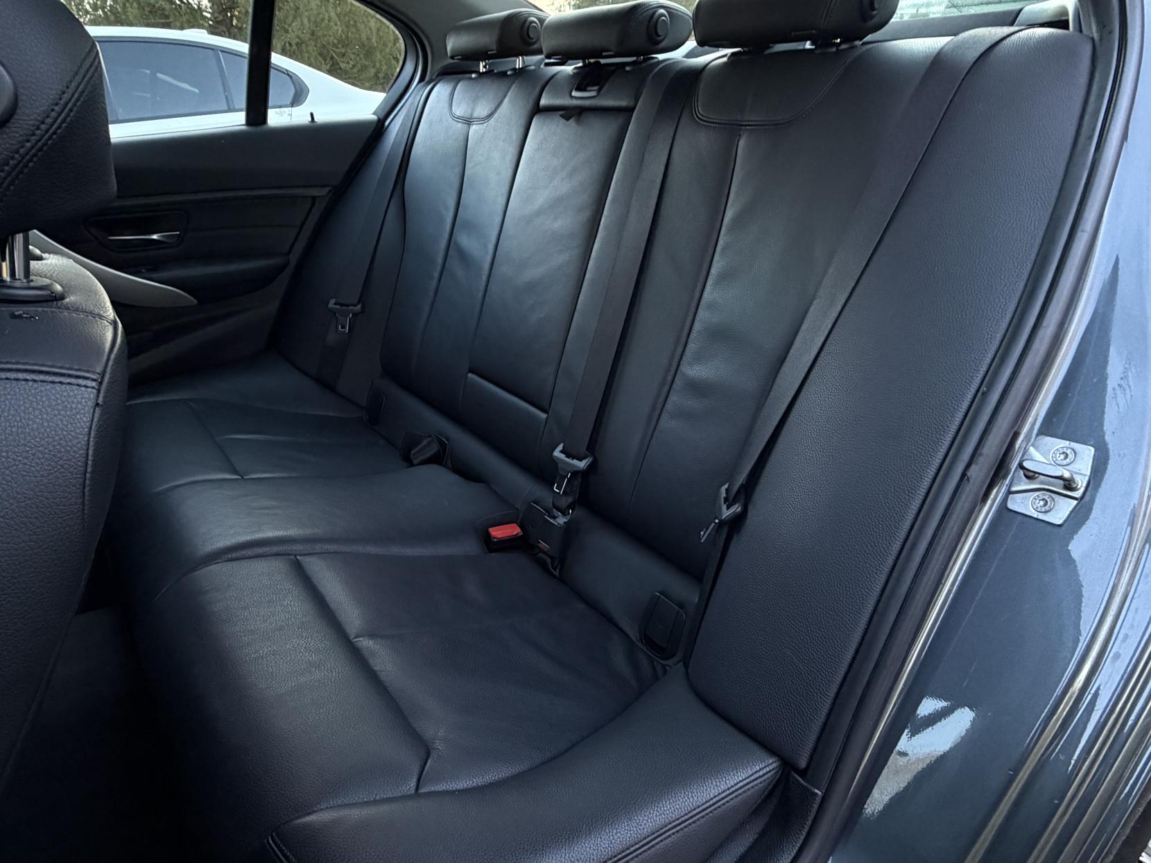 BMW 3 Series 2.0 320d SE Saloon 4dr Diesel Auto Euro 5 (s/s) (184 ps)