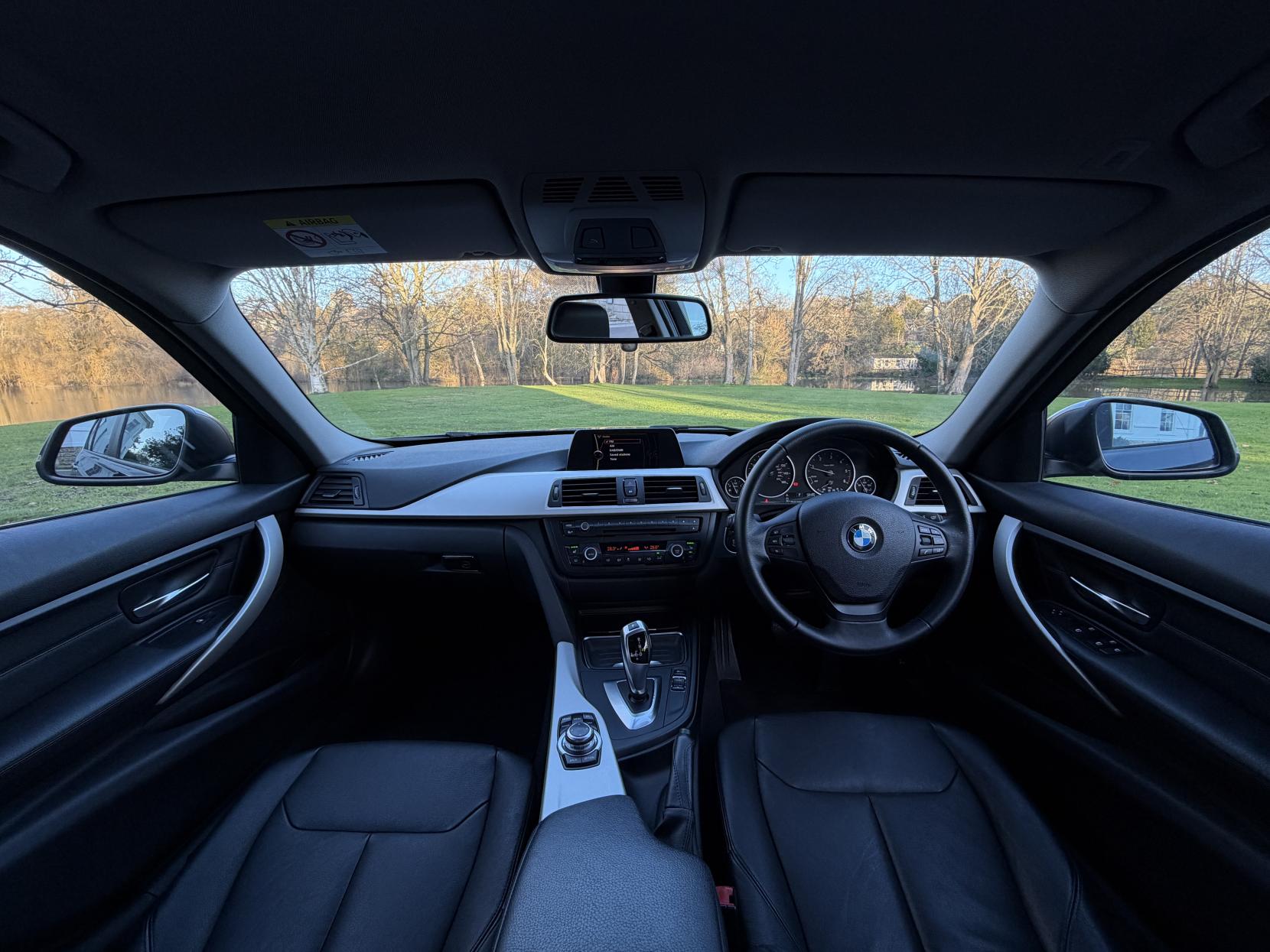 BMW 3 Series 2.0 320d SE Saloon 4dr Diesel Auto Euro 5 (s/s) (184 ps)