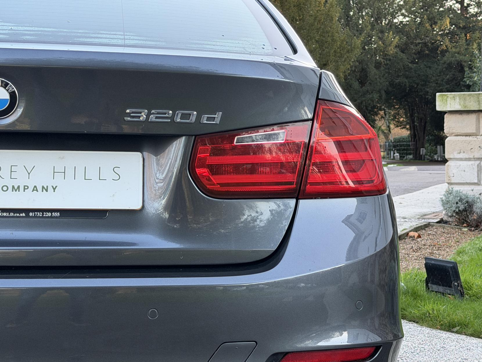 BMW 3 Series 2.0 320d SE Saloon 4dr Diesel Auto Euro 5 (s/s) (184 ps)