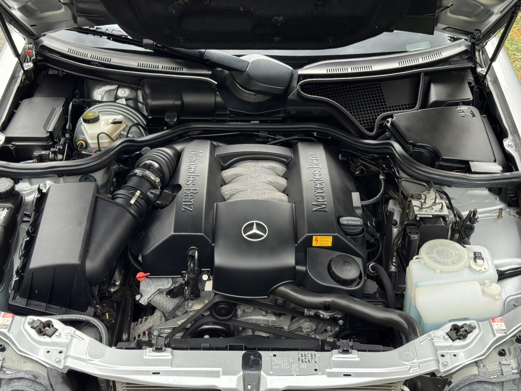 Mercedes-Benz E Class 2.6 E240 Elegance Saloon 4dr Petrol Automatic (261 g/km, 170 bhp)