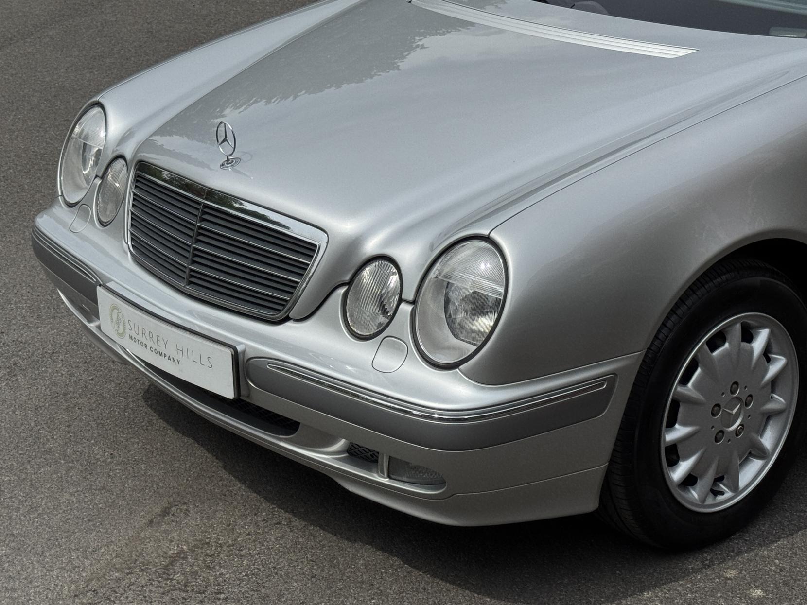 Mercedes-Benz E Class 2.6 E240 Elegance Saloon 4dr Petrol Automatic (261 g/km, 170 bhp)