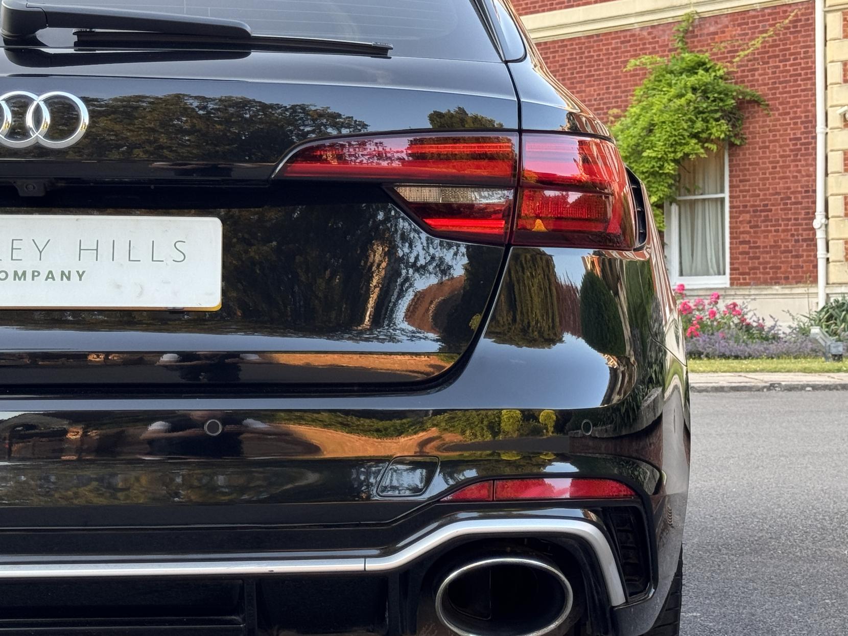 Audi RS4 Avant 2.9 TFSI V6 Estate 5dr Petrol Tiptronic quattro Euro 6 (s/s) (450 ps)