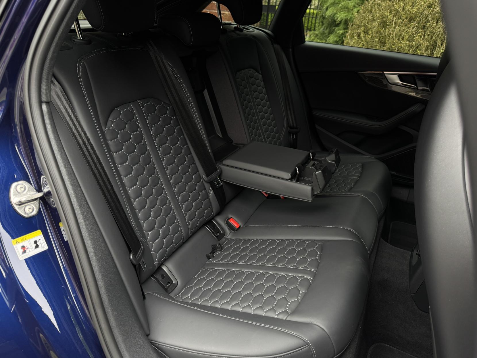 Audi RS4 Avant 2.9 TFSI V6 Carbon Black Estate 5dr Petrol Tiptronic quattro Euro 6 (s/s) (450 ps)