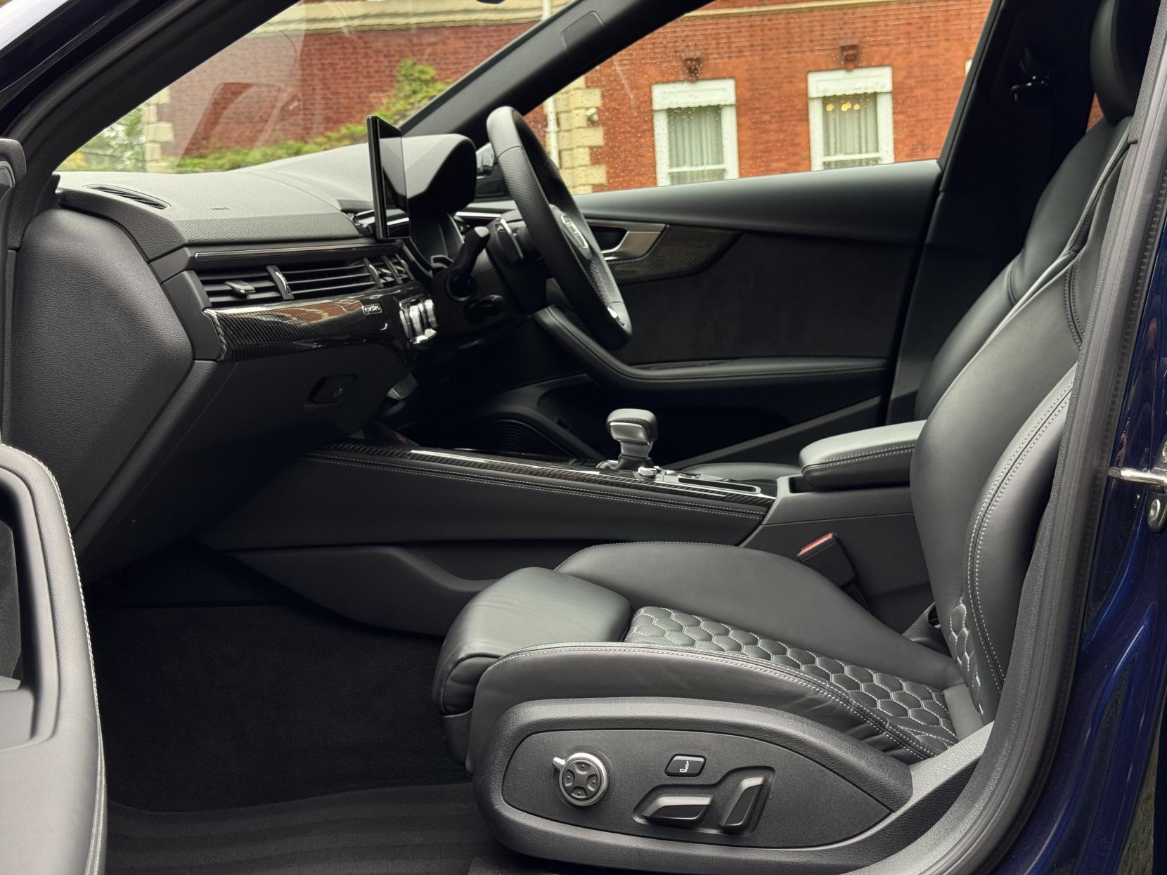 Audi RS4 Avant 2.9 TFSI V6 Carbon Black Estate 5dr Petrol Tiptronic quattro Euro 6 (s/s) (450 ps)