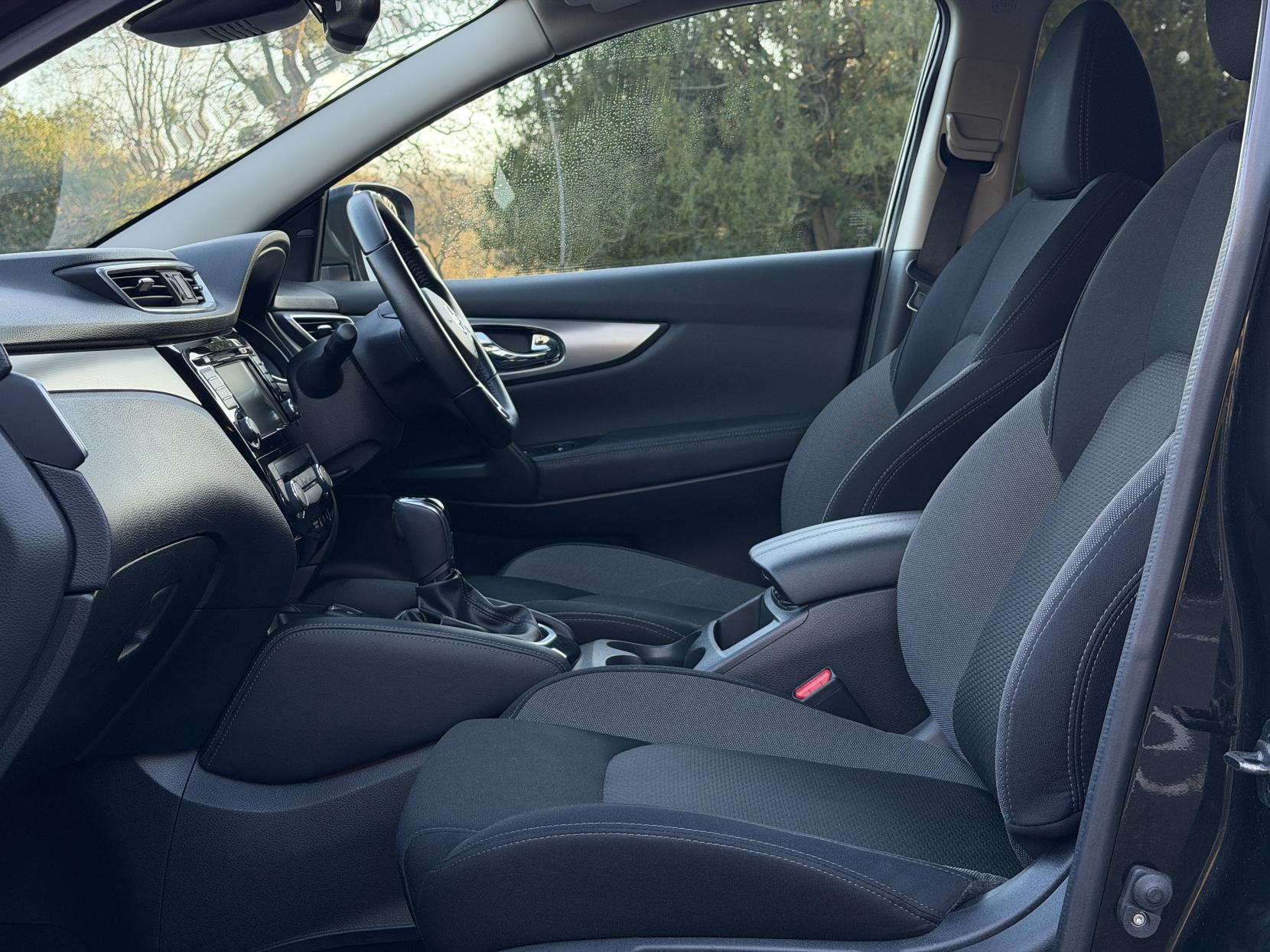 Nissan Qashqai 1.3 DIG-T N-Connecta SUV 5dr Petrol DCT Auto Euro 6 (s/s) (160 ps)