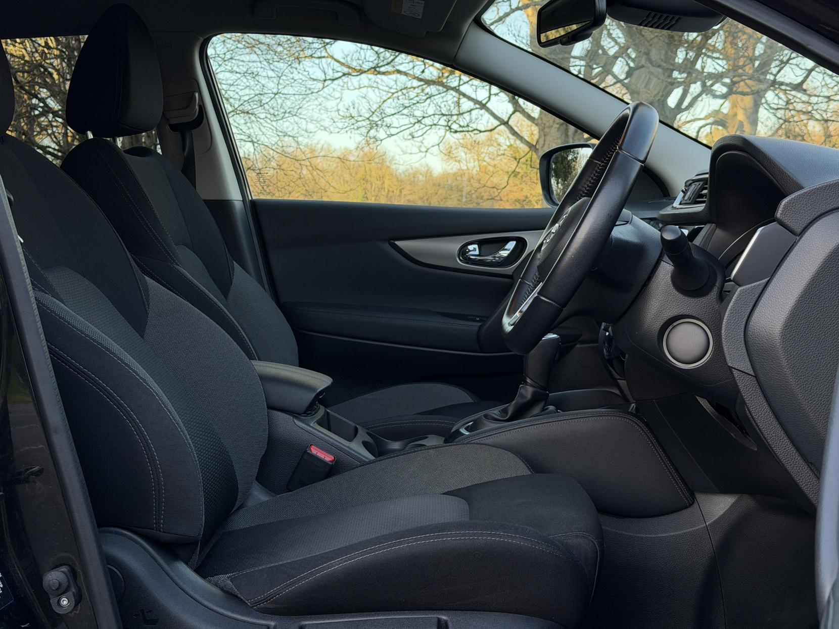 Nissan Qashqai 1.3 DIG-T N-Connecta SUV 5dr Petrol DCT Auto Euro 6 (s/s) (160 ps)