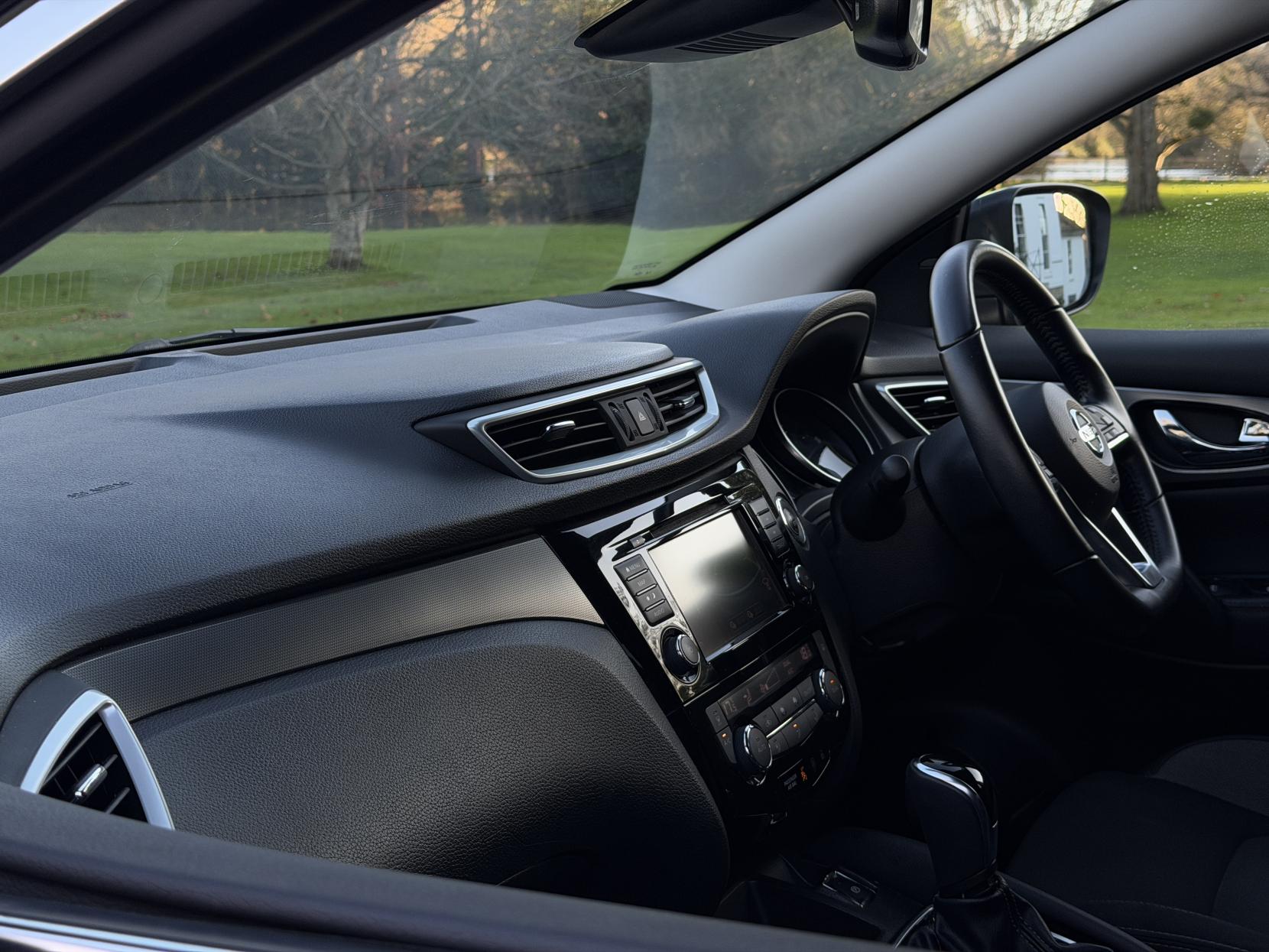 Nissan Qashqai 1.3 DIG-T N-Connecta SUV 5dr Petrol DCT Auto Euro 6 (s/s) (160 ps)