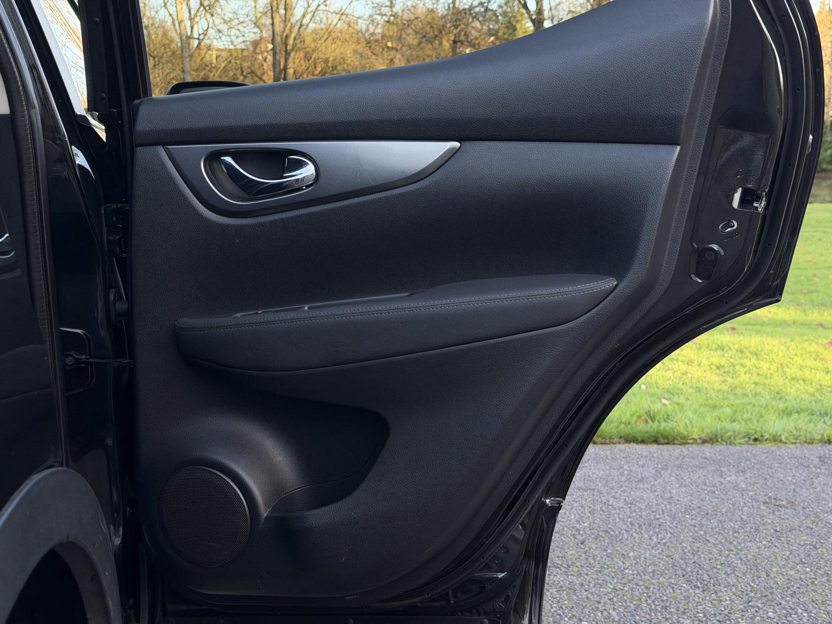 Nissan Qashqai 1.3 DIG-T N-Connecta SUV 5dr Petrol DCT Auto Euro 6 (s/s) (160 ps)