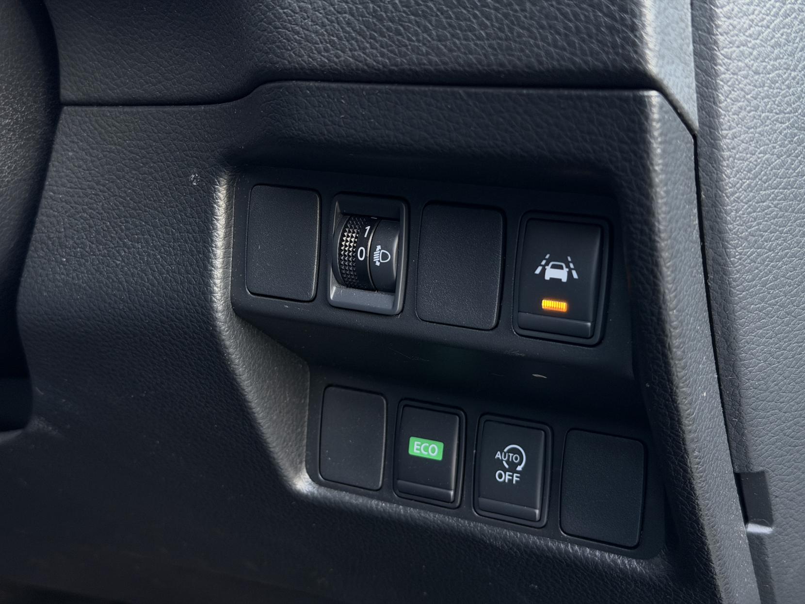 Nissan Qashqai 1.3 DIG-T N-Connecta SUV 5dr Petrol DCT Auto Euro 6 (s/s) (160 ps)