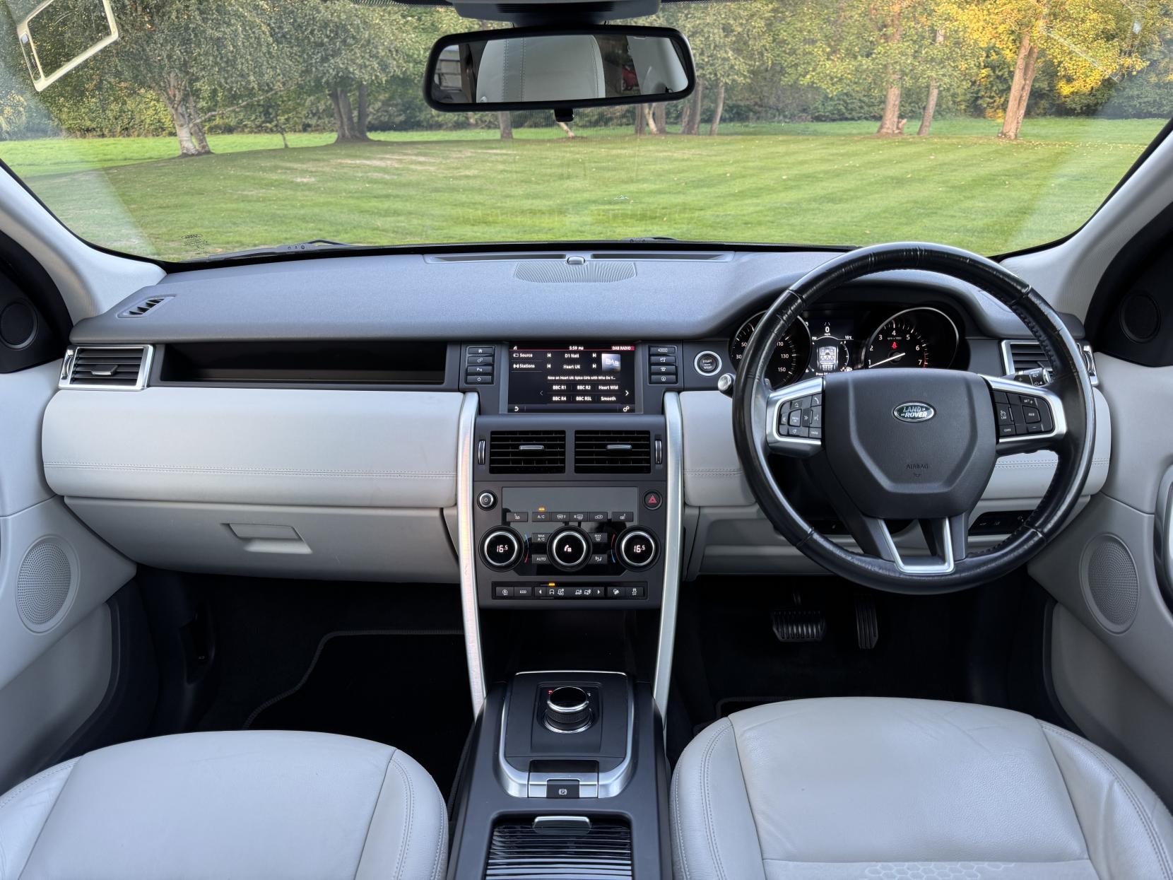 Land Rover Discovery Sport 2.0 Si4 SE Tech SUV 5dr Petrol Auto 4WD Euro 6 (s/s) (240 ps)