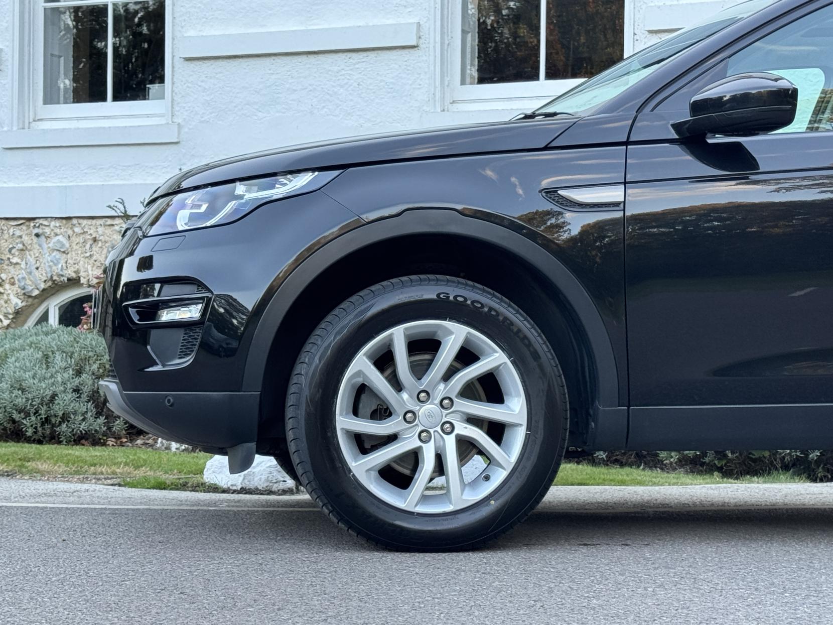 Land Rover Discovery Sport 2.0 Si4 SE Tech SUV 5dr Petrol Auto 4WD Euro 6 (s/s) (240 ps)
