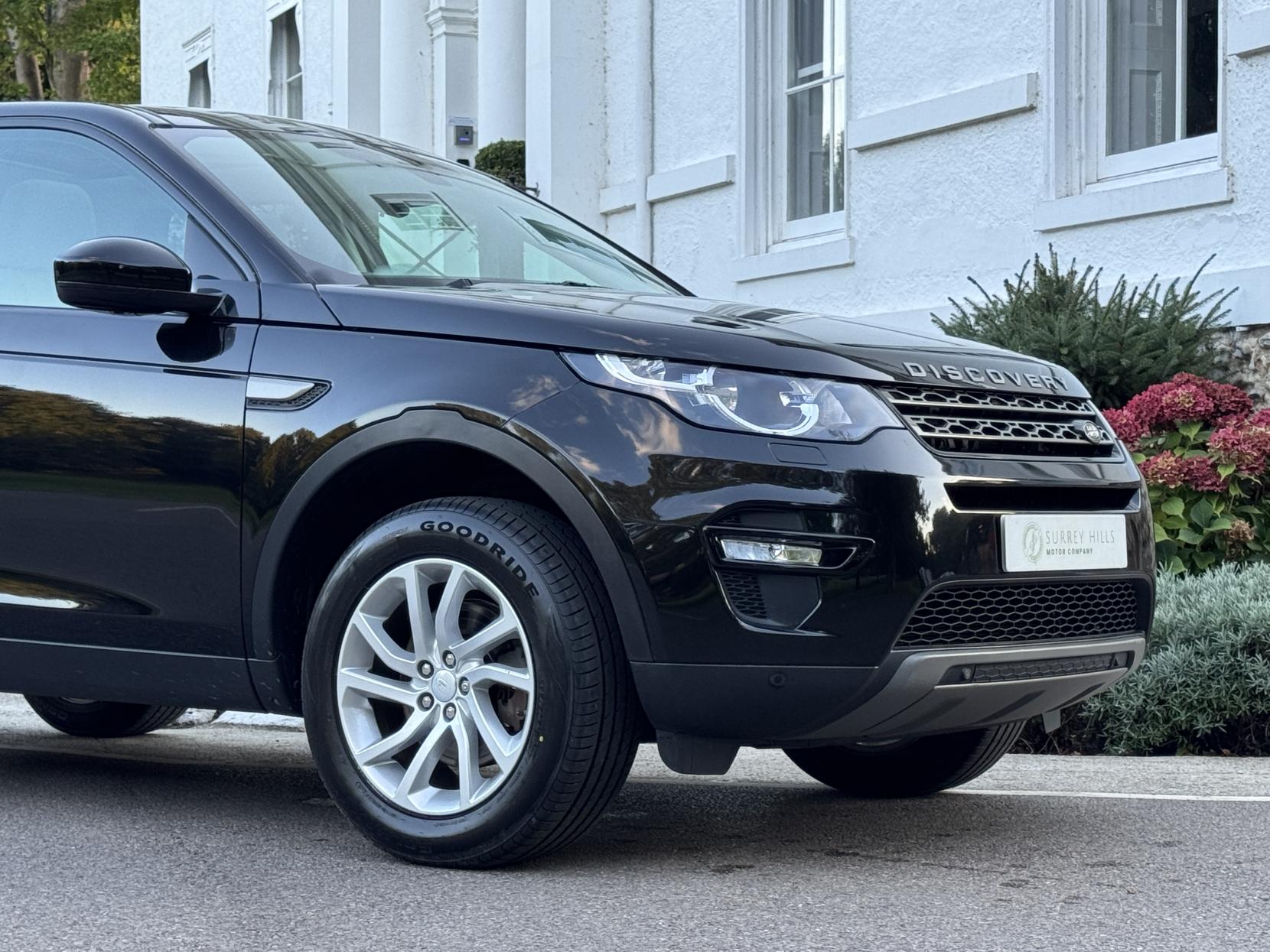Land Rover Discovery Sport 2.0 Si4 SE Tech SUV 5dr Petrol Auto 4WD Euro 6 (s/s) (240 ps)
