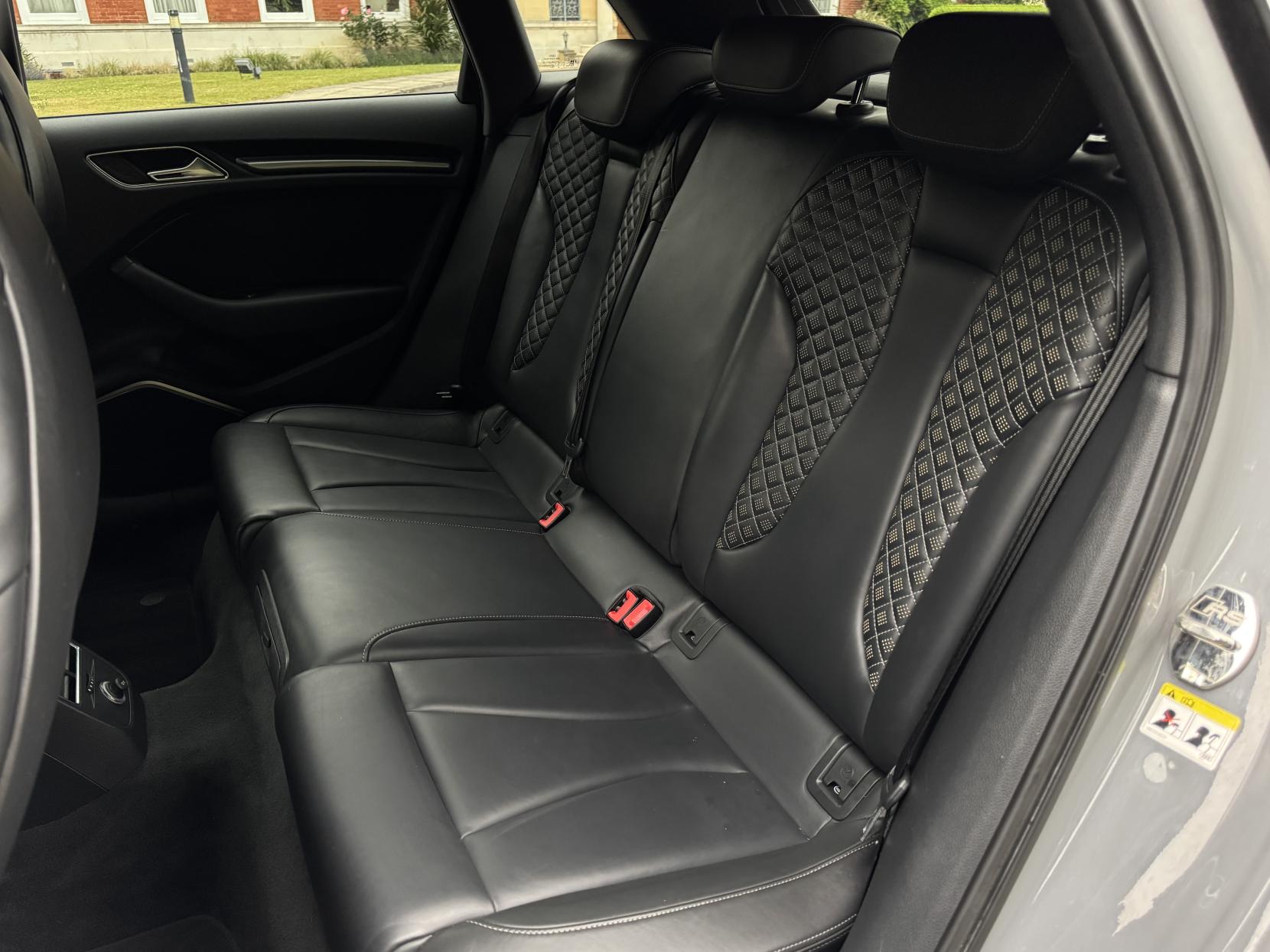 Audi RS3 2.5 TFSI Sportback 5dr Petrol S Tronic quattro Euro 6 (s/s) (400 ps)