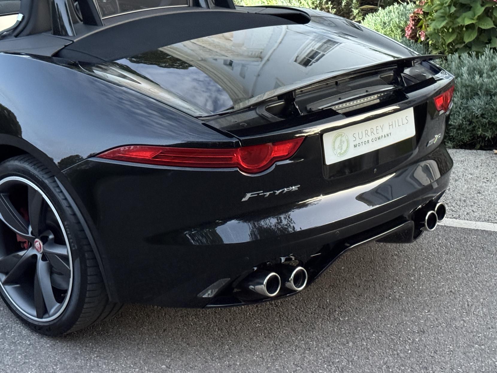 Jaguar F-Type 5.0 V8 R Convertible 2dr Petrol Auto AWD Euro 6 (s/s) (550 ps)