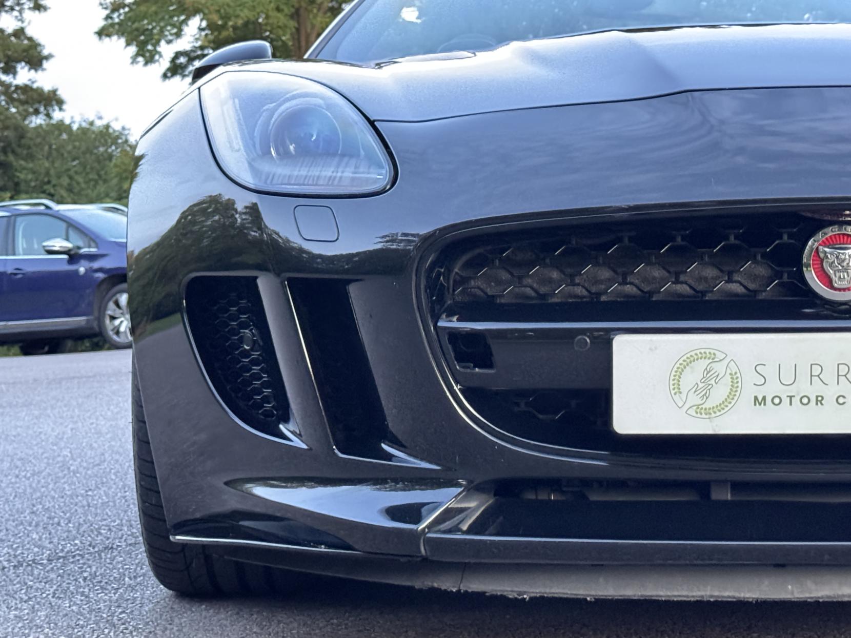 Jaguar F-Type 5.0 V8 R Convertible 2dr Petrol Auto AWD Euro 6 (s/s) (550 ps)