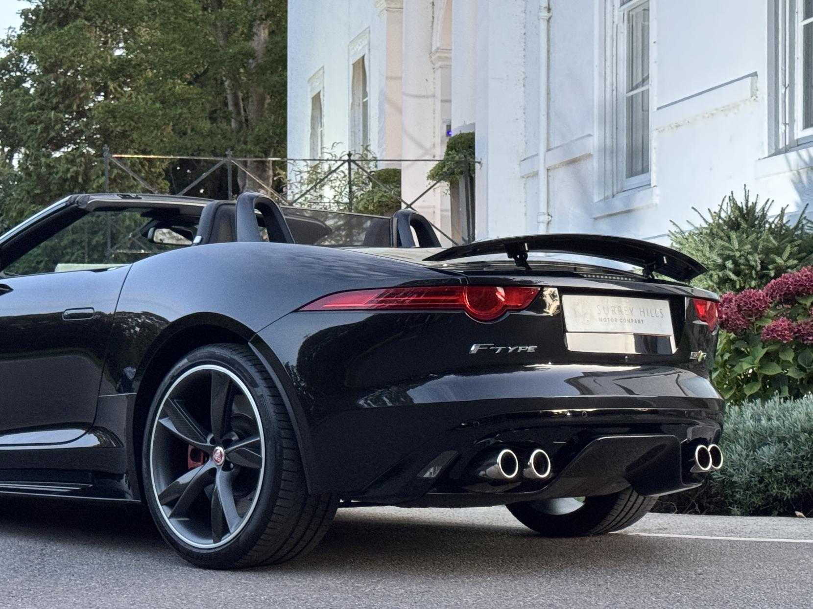 Jaguar F-Type 5.0 V8 R Convertible 2dr Petrol Auto AWD Euro 6 (s/s) (550 ps)