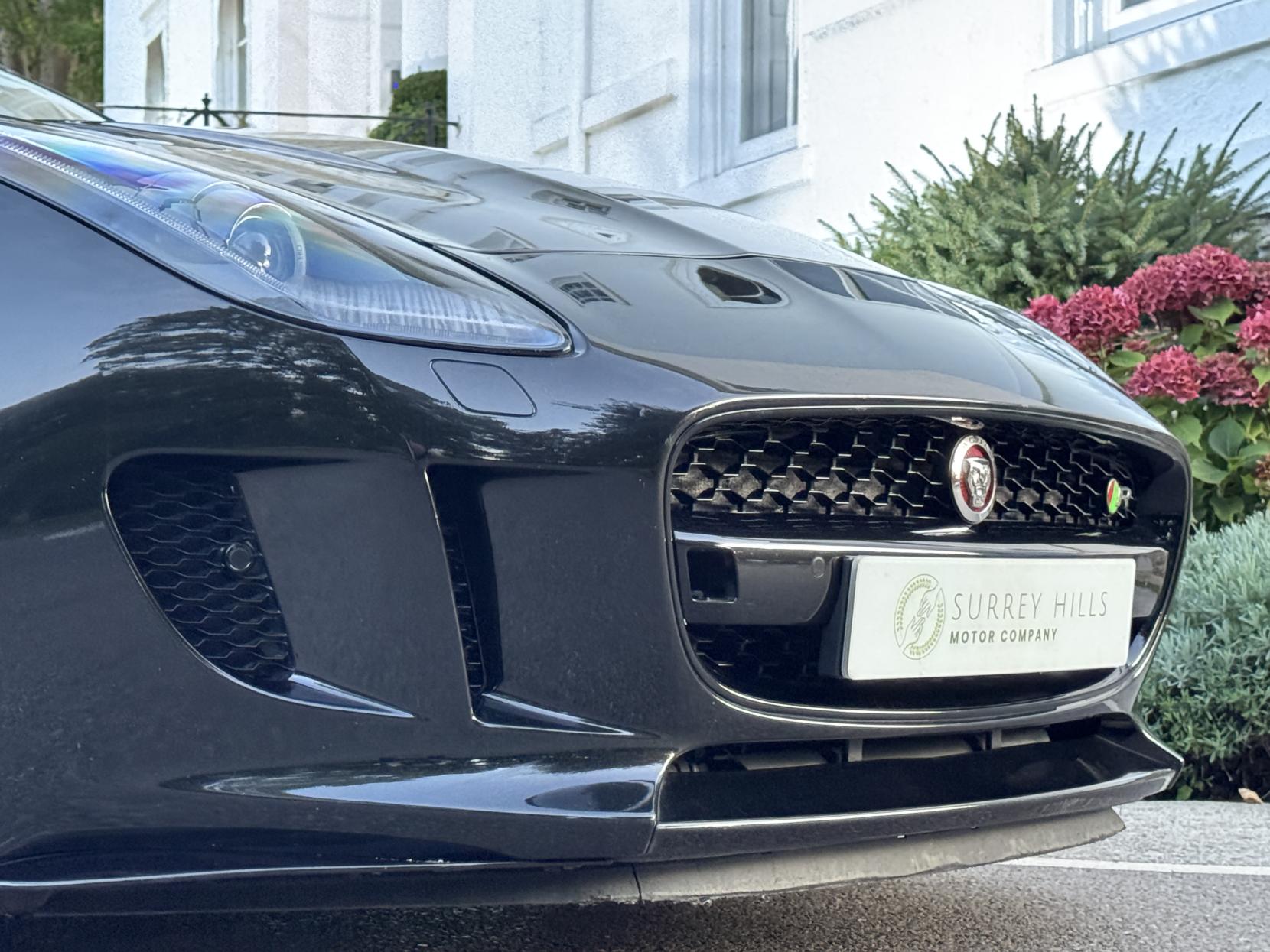 Jaguar F-Type 5.0 V8 R Convertible 2dr Petrol Auto AWD Euro 6 (s/s) (550 ps)