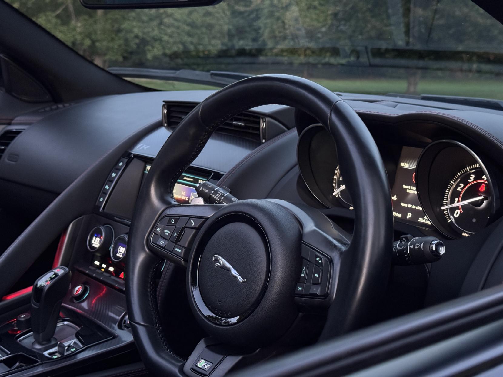 Jaguar F-Type 5.0 V8 R Convertible 2dr Petrol Auto AWD Euro 6 (s/s) (550 ps)