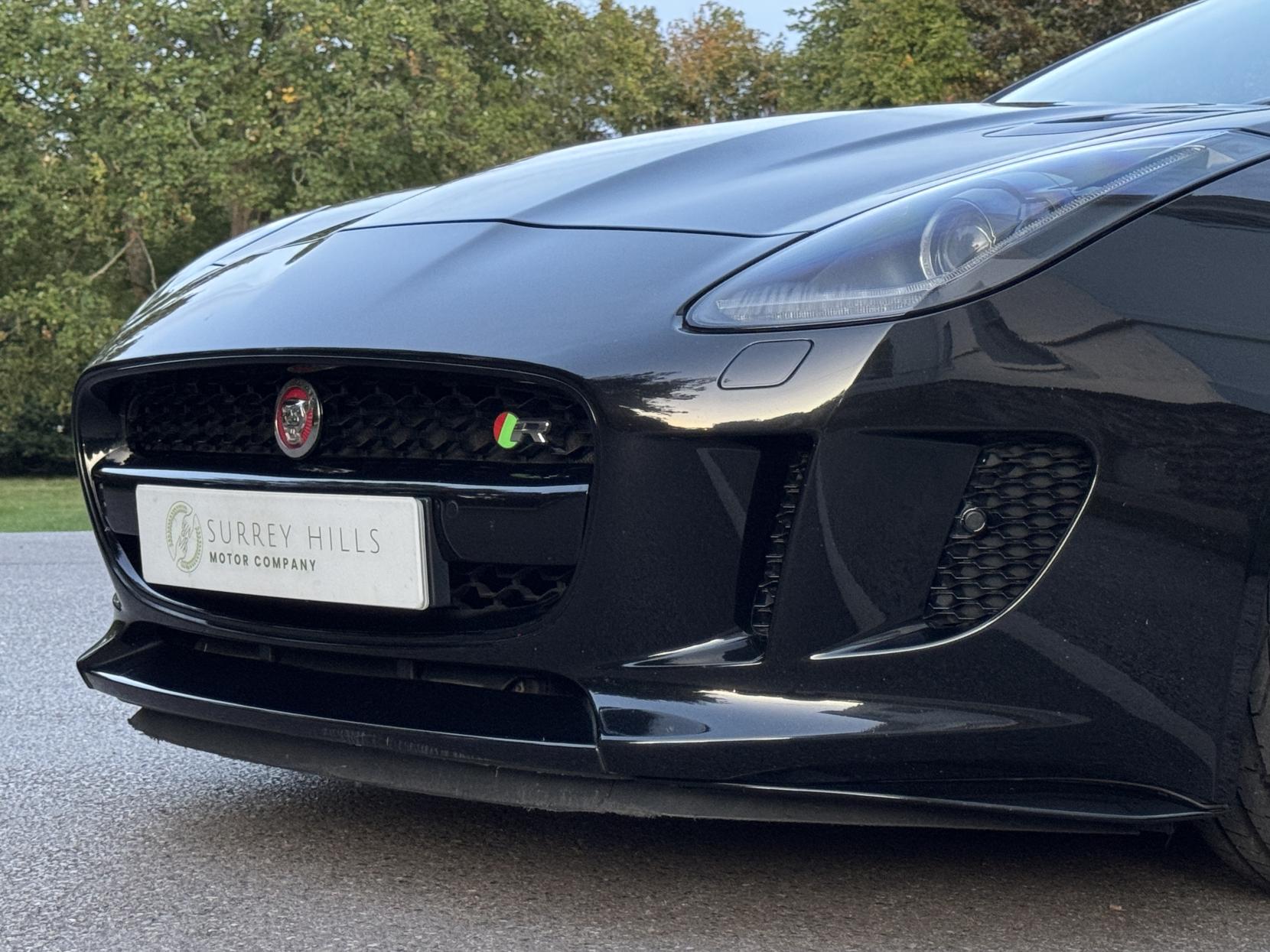 Jaguar F-Type 5.0 V8 R Convertible 2dr Petrol Auto AWD Euro 6 (s/s) (550 ps)