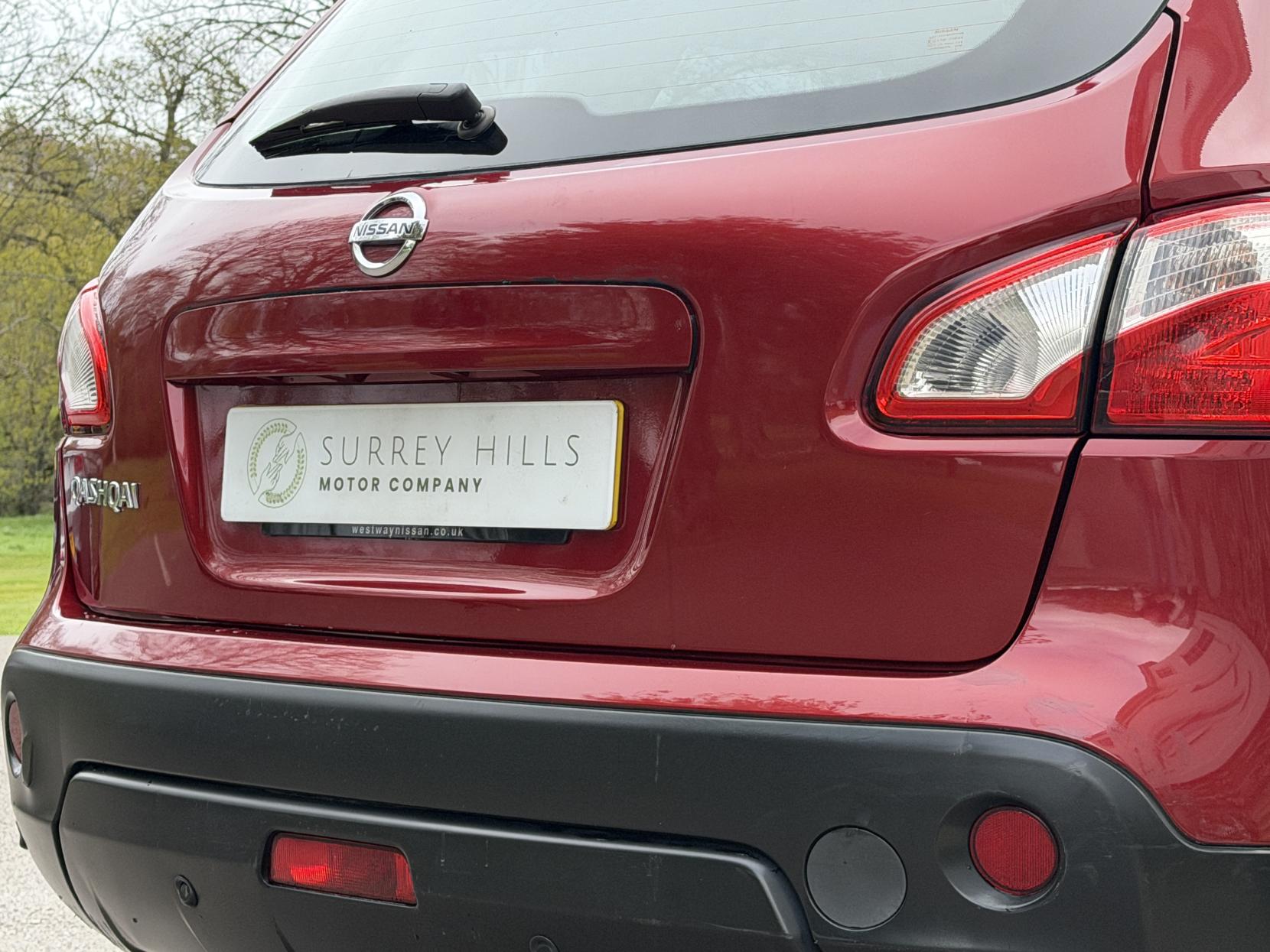 Nissan Qashqai 1.6 Acenta SUV 5dr Petrol CVT 2WD Euro 5 (117 ps)