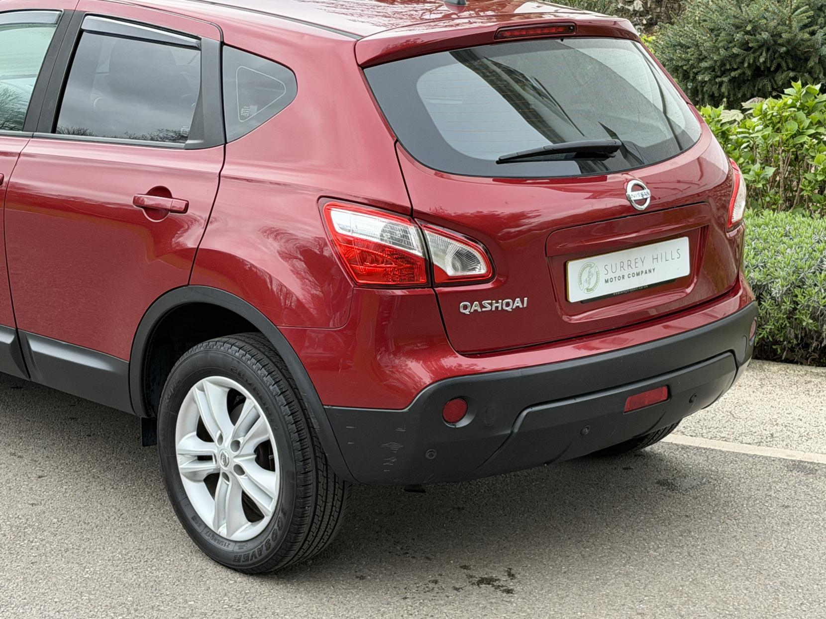 Nissan Qashqai 1.6 Acenta SUV 5dr Petrol CVT 2WD Euro 5 (117 ps)