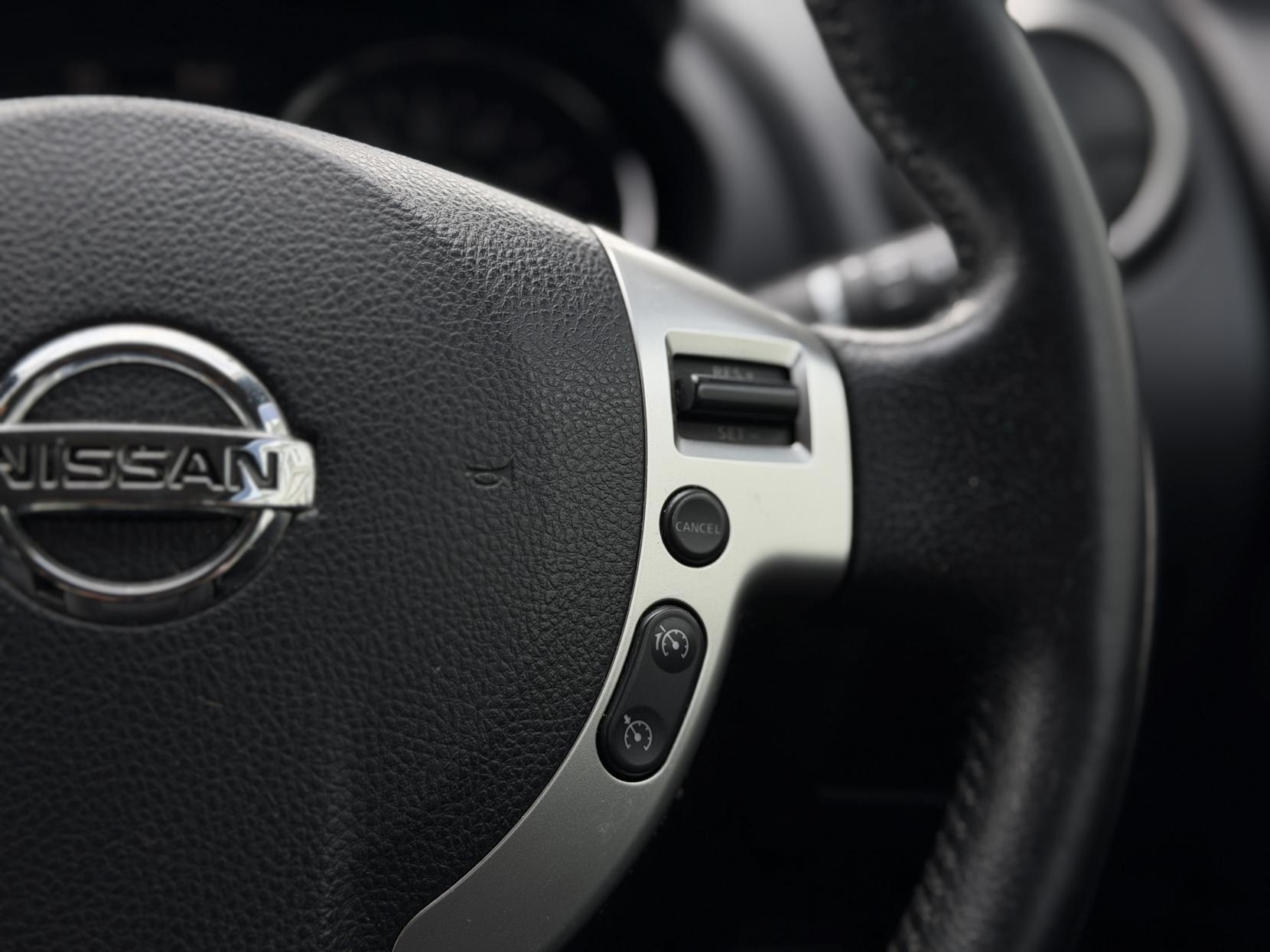 Nissan Qashqai 1.6 Acenta SUV 5dr Petrol CVT 2WD Euro 5 (117 ps)