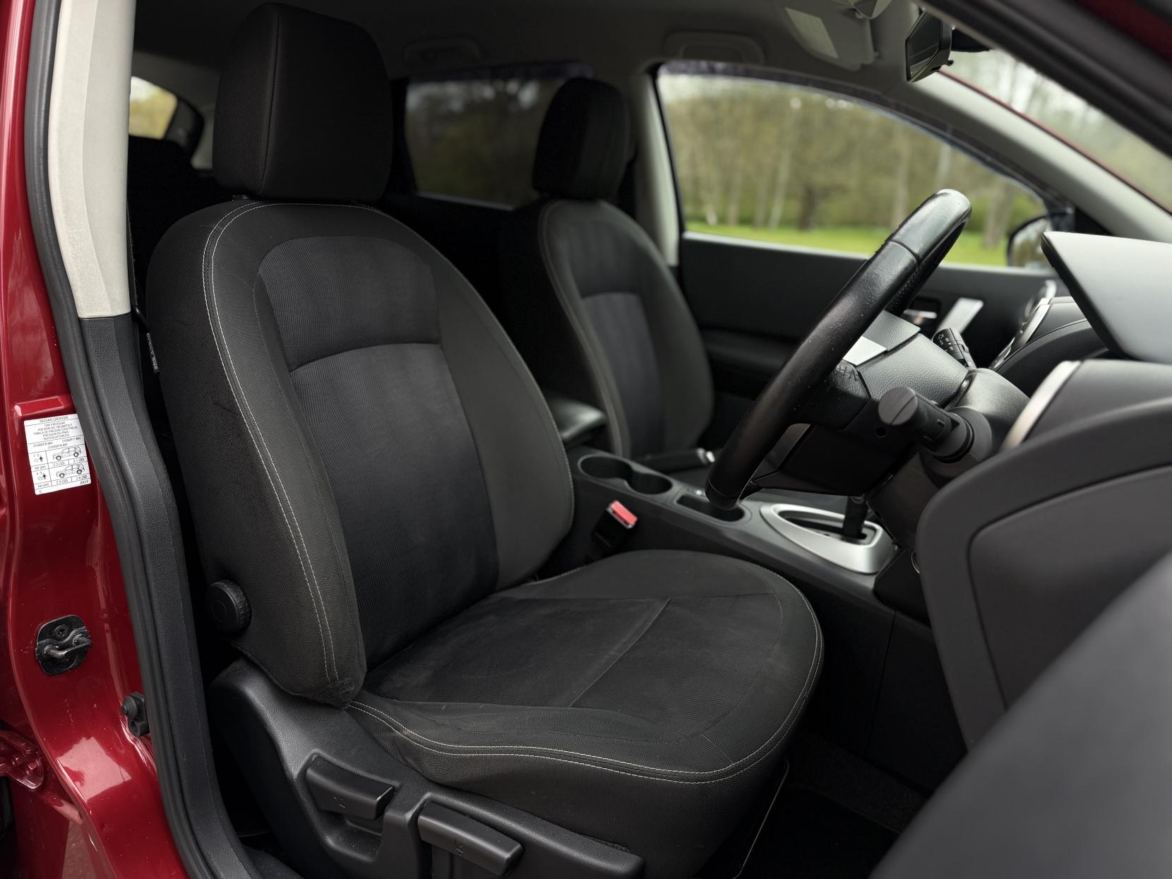 Nissan Qashqai 1.6 Acenta SUV 5dr Petrol CVT 2WD Euro 5 (117 ps)