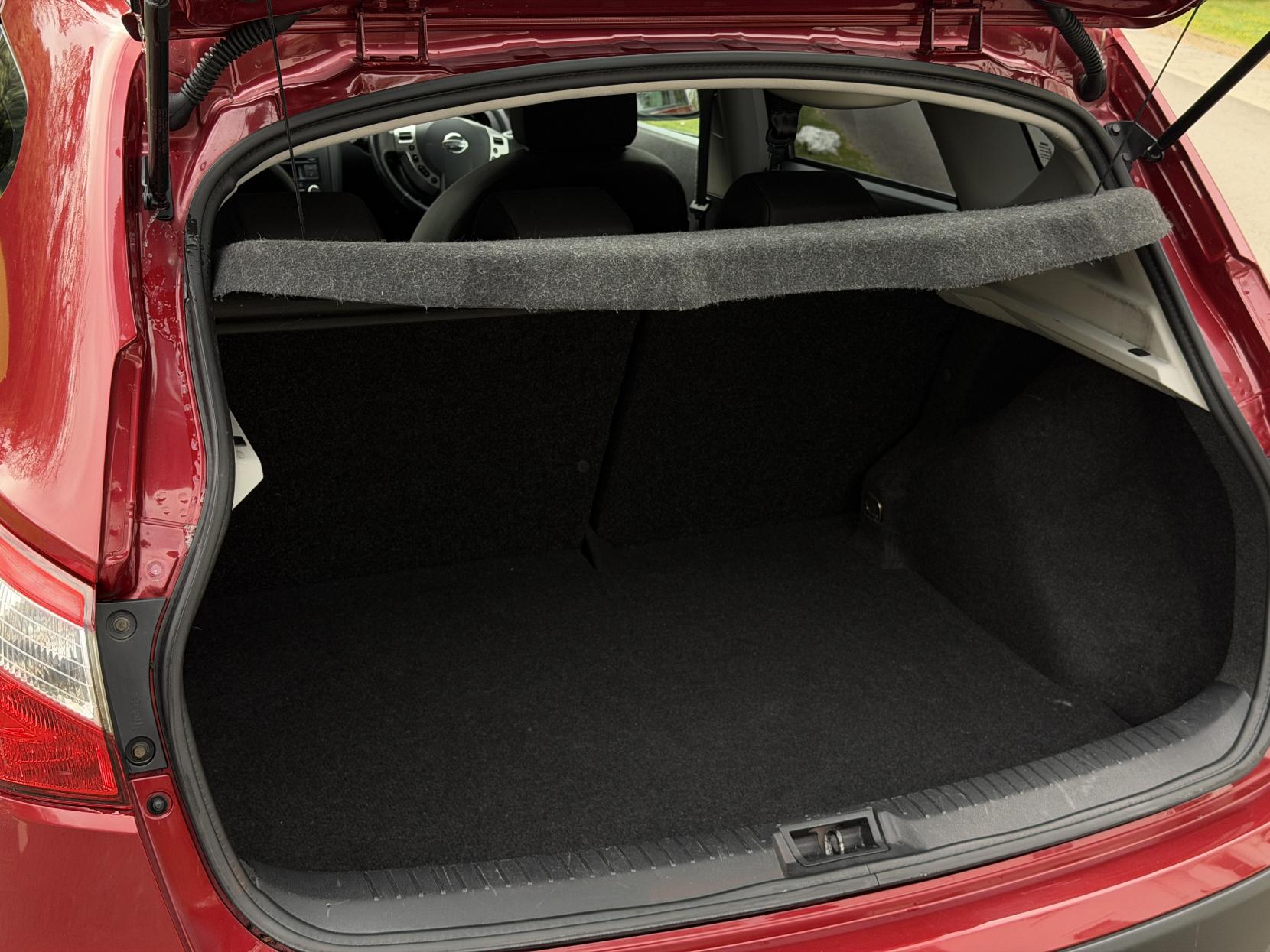 Nissan Qashqai 1.6 Acenta SUV 5dr Petrol CVT 2WD Euro 5 (117 ps)