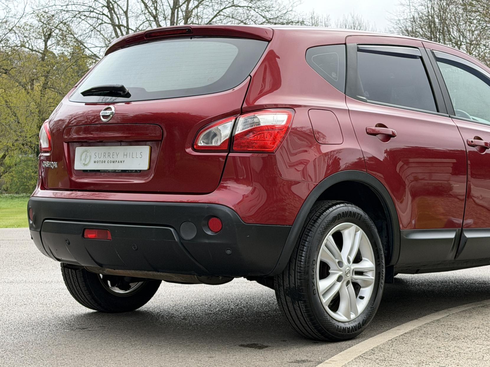 Nissan Qashqai 1.6 Acenta SUV 5dr Petrol CVT 2WD Euro 5 (117 ps)